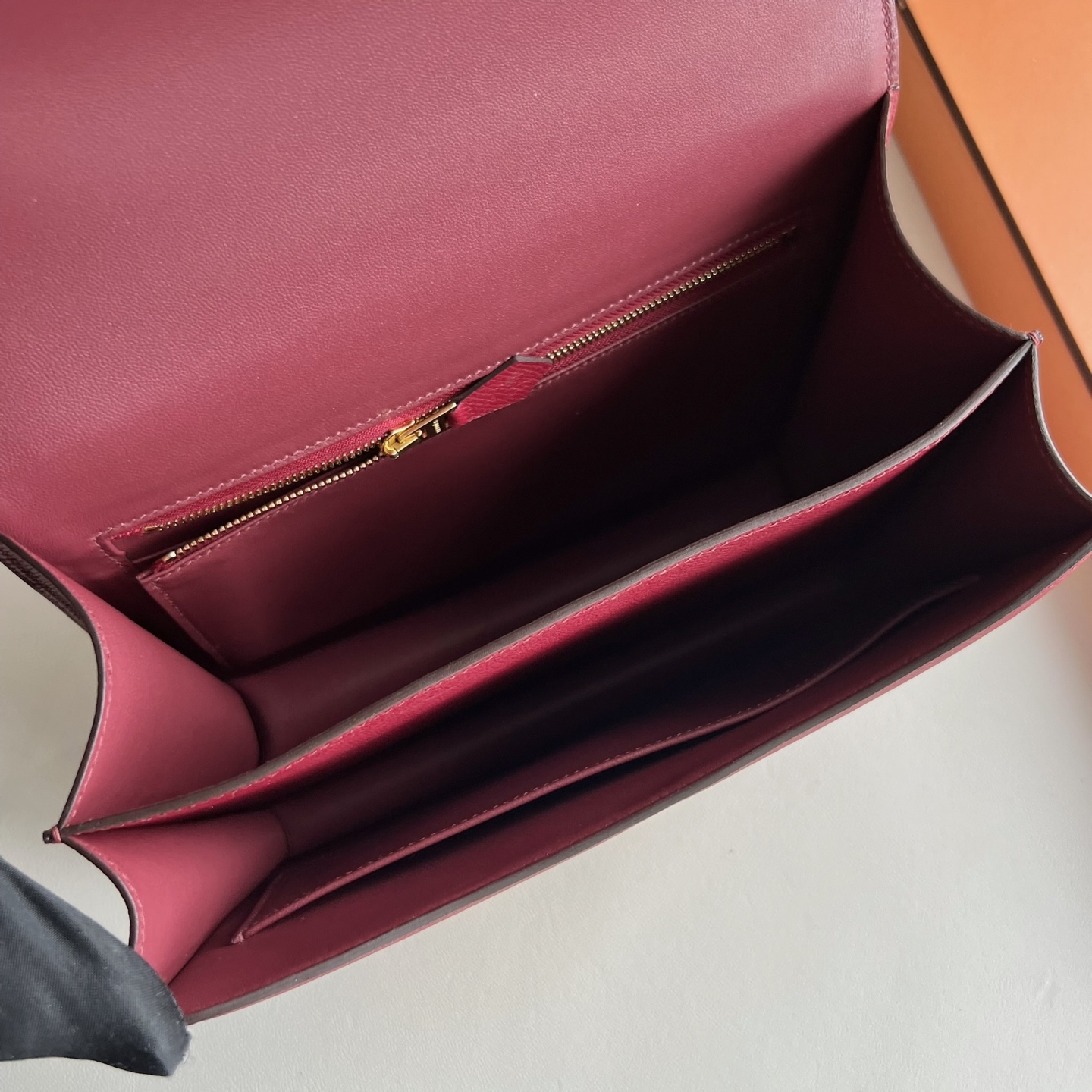 Constance 24cm Epsom original imported German palm print Color: K1 pomegranate red, fully handmade wax stitching, gold buckle, customized✈️ - Image 6