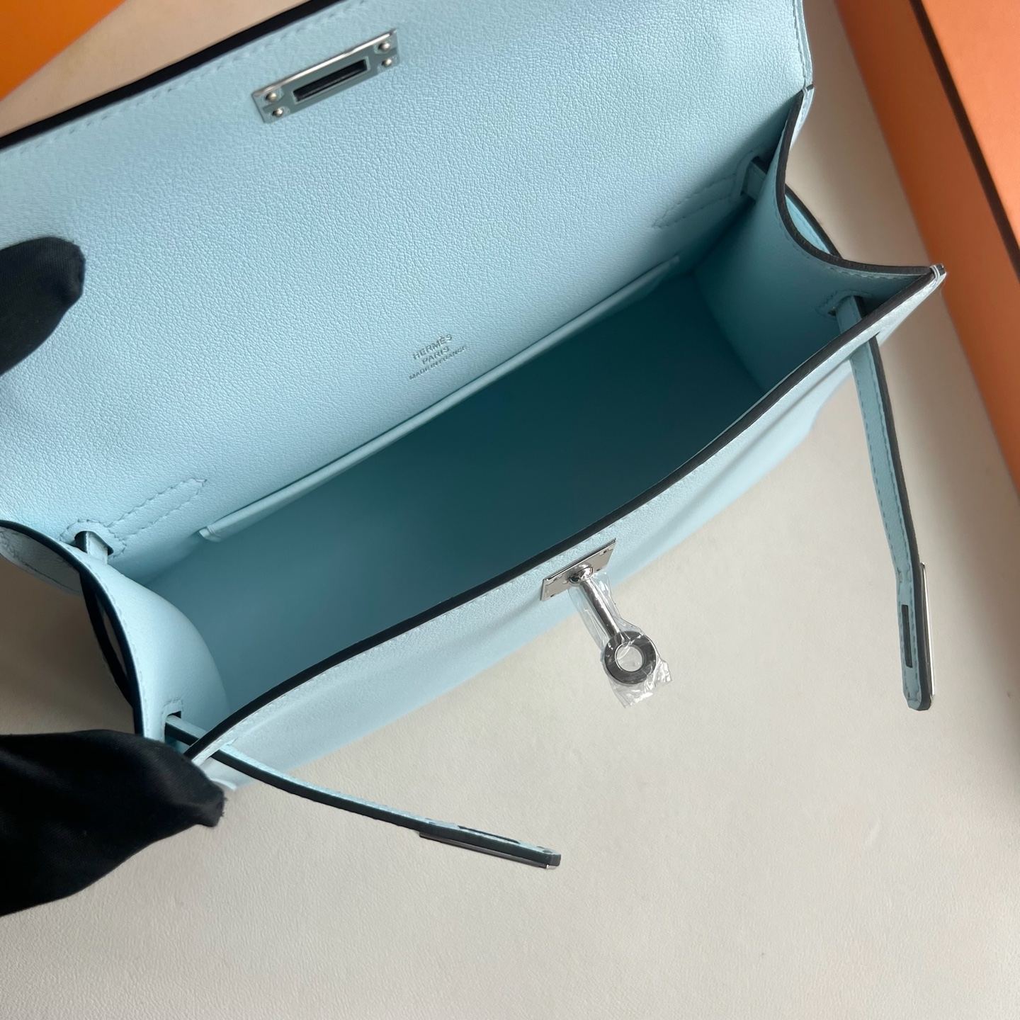 Mini Kelly Pochette 22cm Swift Color: U2 breeze blue, fully handmade wax stitching Silver buckle customized✈️ - Image 6