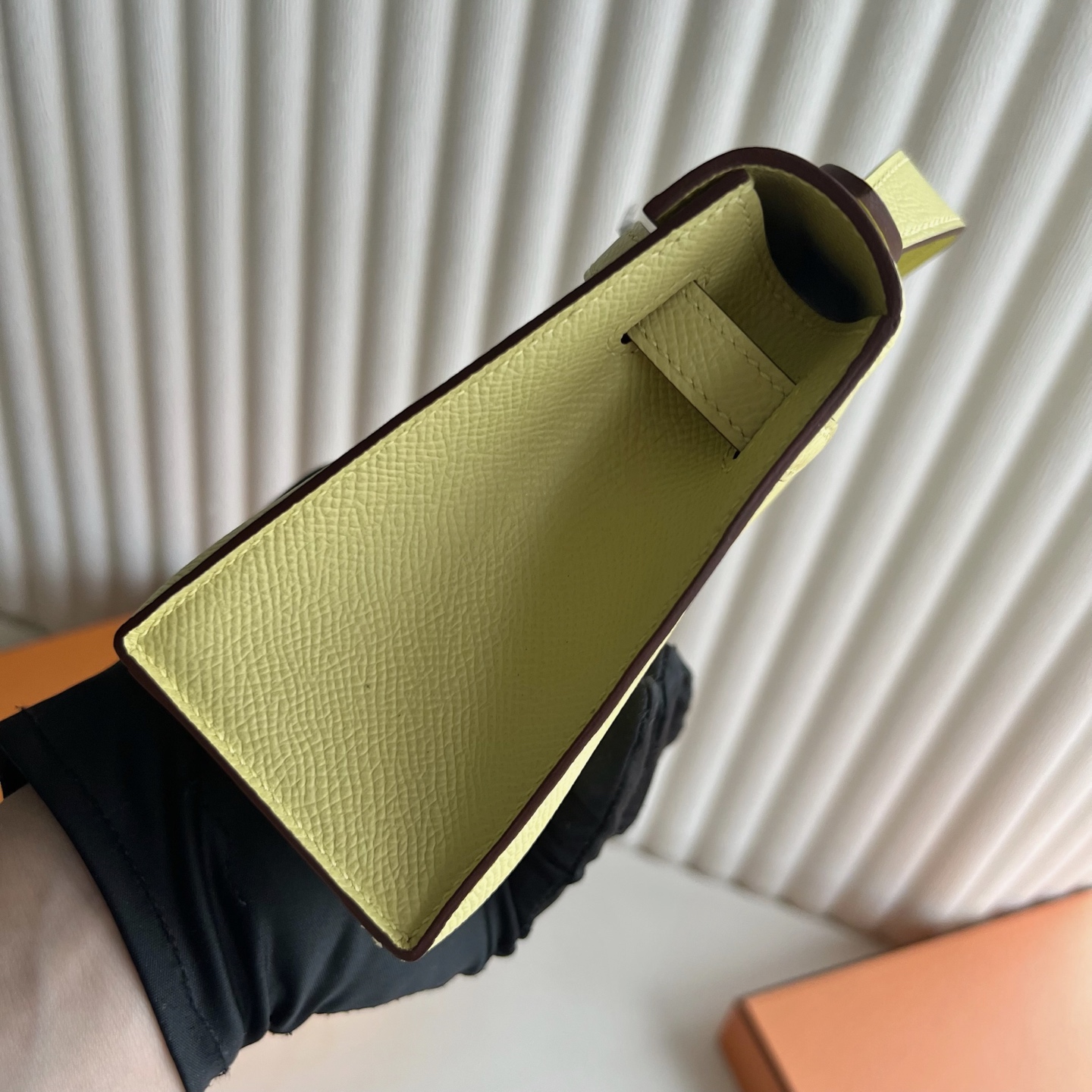 Mini Kelly Pochette 22cm Epsom Color: 1Z chick yellow Jaune Poussin Fully handmade wax thread sewing Silver buckle customized✈️ - Image 3