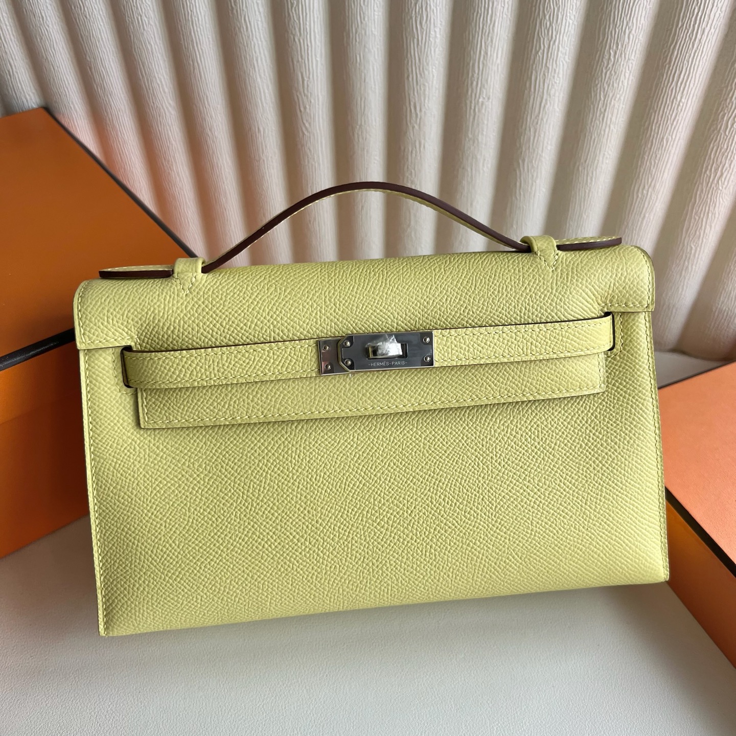 Mini Kelly Pochette 22cm Epsom Color: 1Z chick yellow Jaune Poussin Fully handmade wax thread sewing Silver buckle customized✈️