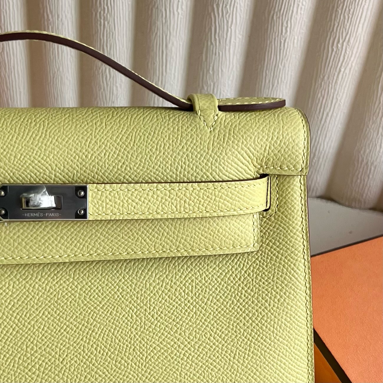 Mini Kelly Pochette 22cm Epsom Color: 1Z chick yellow Jaune Poussin Fully handmade wax thread sewing Silver buckle customized✈️ - Image 2