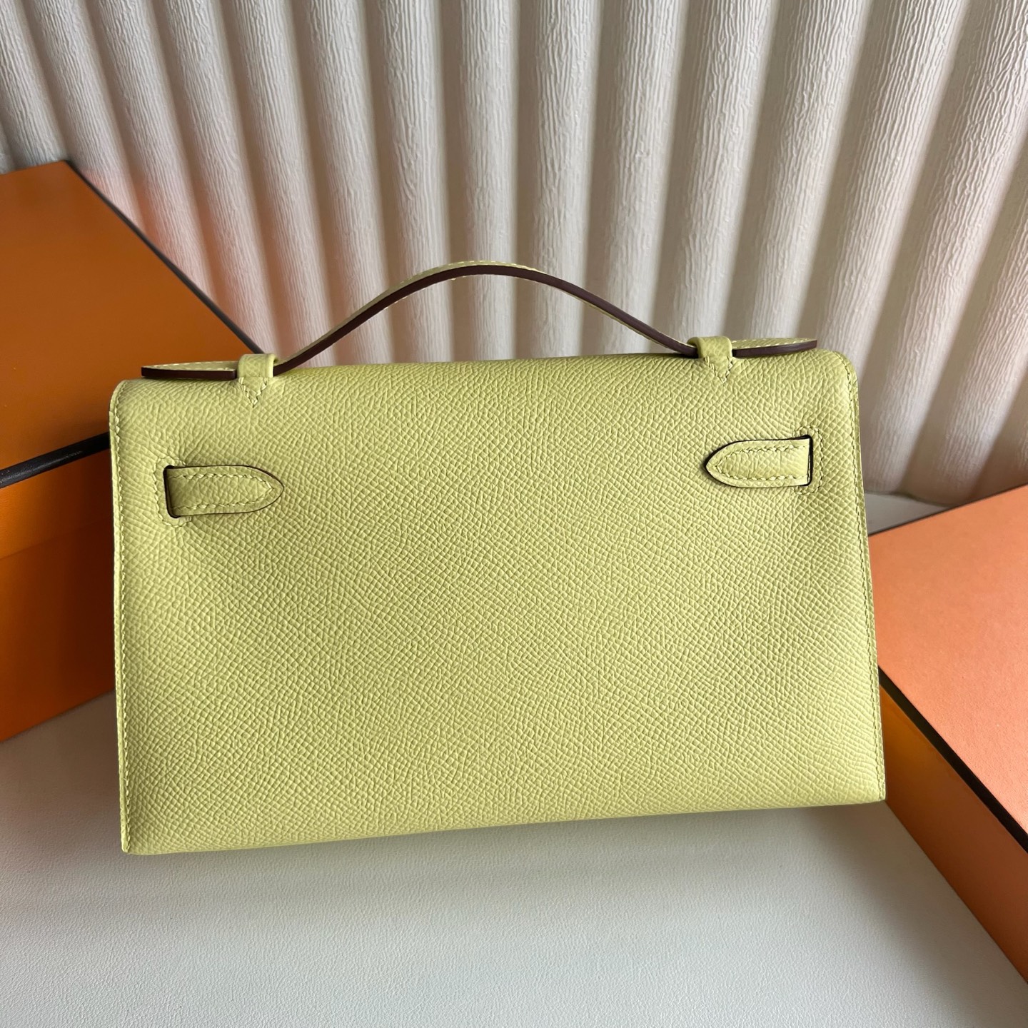 Mini Kelly Pochette 22cm Epsom Color: 1Z chick yellow Jaune Poussin Fully handmade wax thread sewing Silver buckle customized✈️ - Image 4