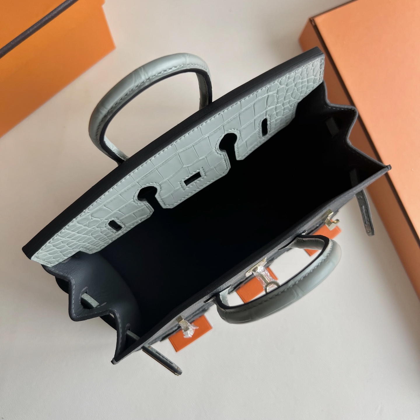Birkin 20cm limited edition gray little house 🏠 Fully handmade wax stitching Phw Stock - Image 7
