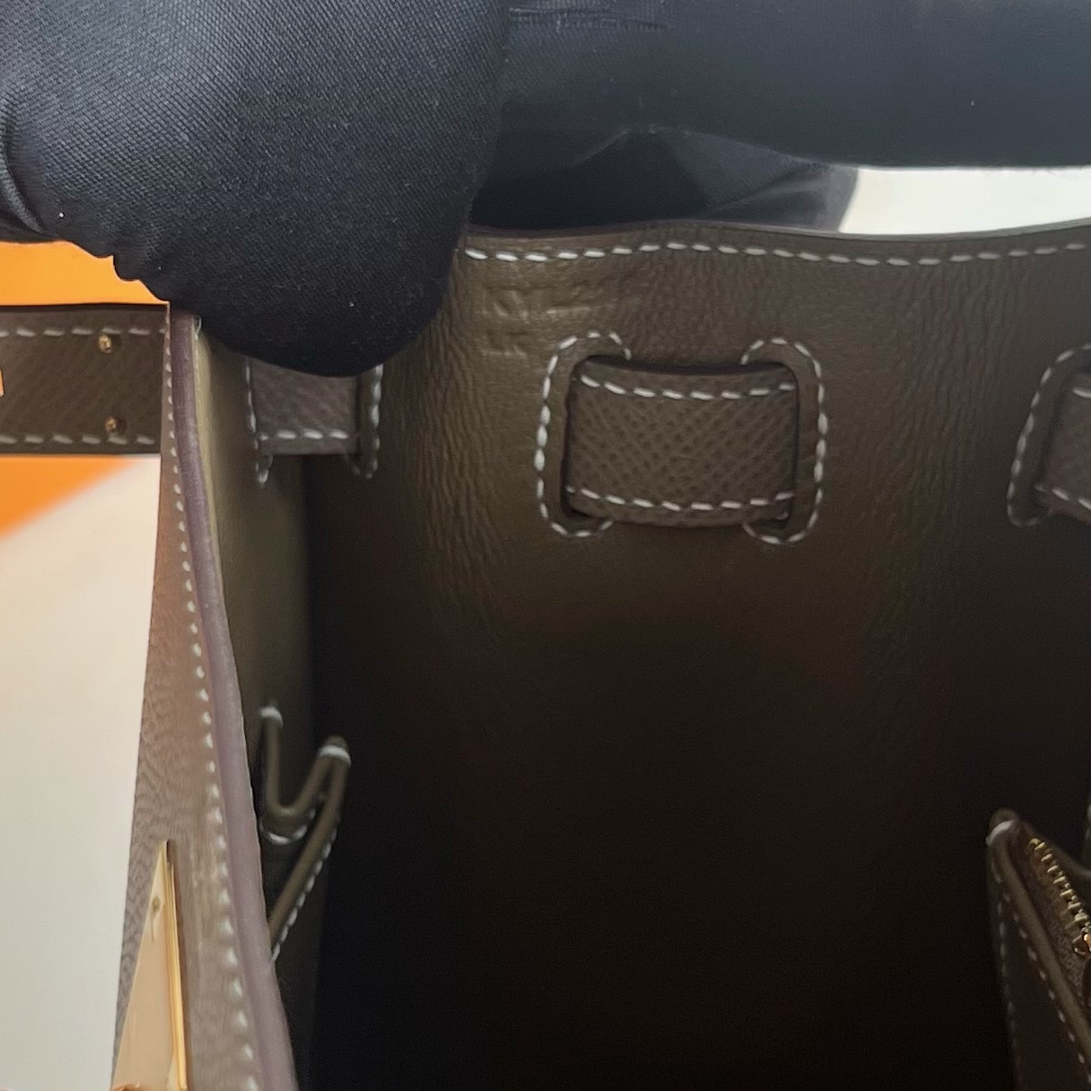 Kelly 28cm Epsom original imported German palm print Color: 18 Elephant Gray Etoupe Fully handmade wax stitching Gold buckle customized✈️ - Image 8