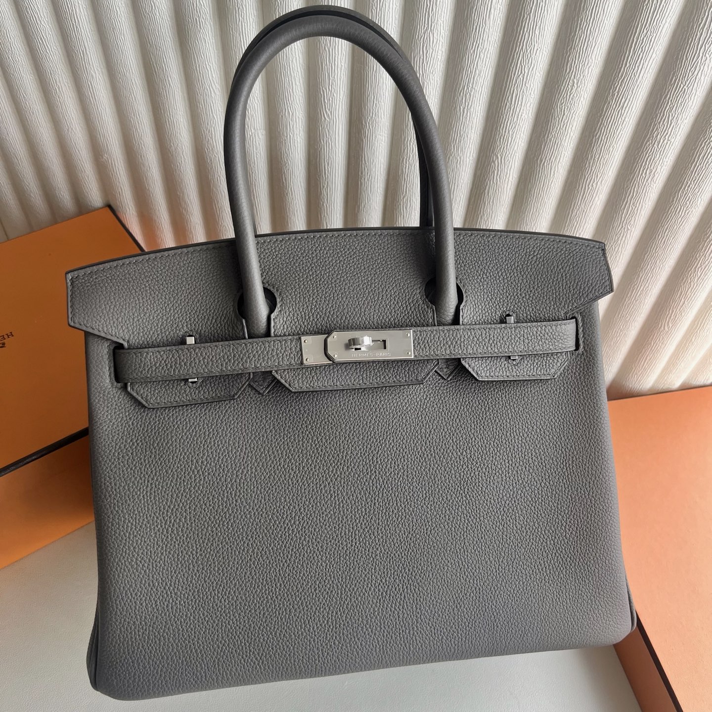 Birkin 30cm Togo original calfskin imported from Germany Color: 8F pewter gray inner spelling X9 mallow purple Phw Fully hand-waxed seams, original hardware, hand-engraved Silver buckle customized✈️