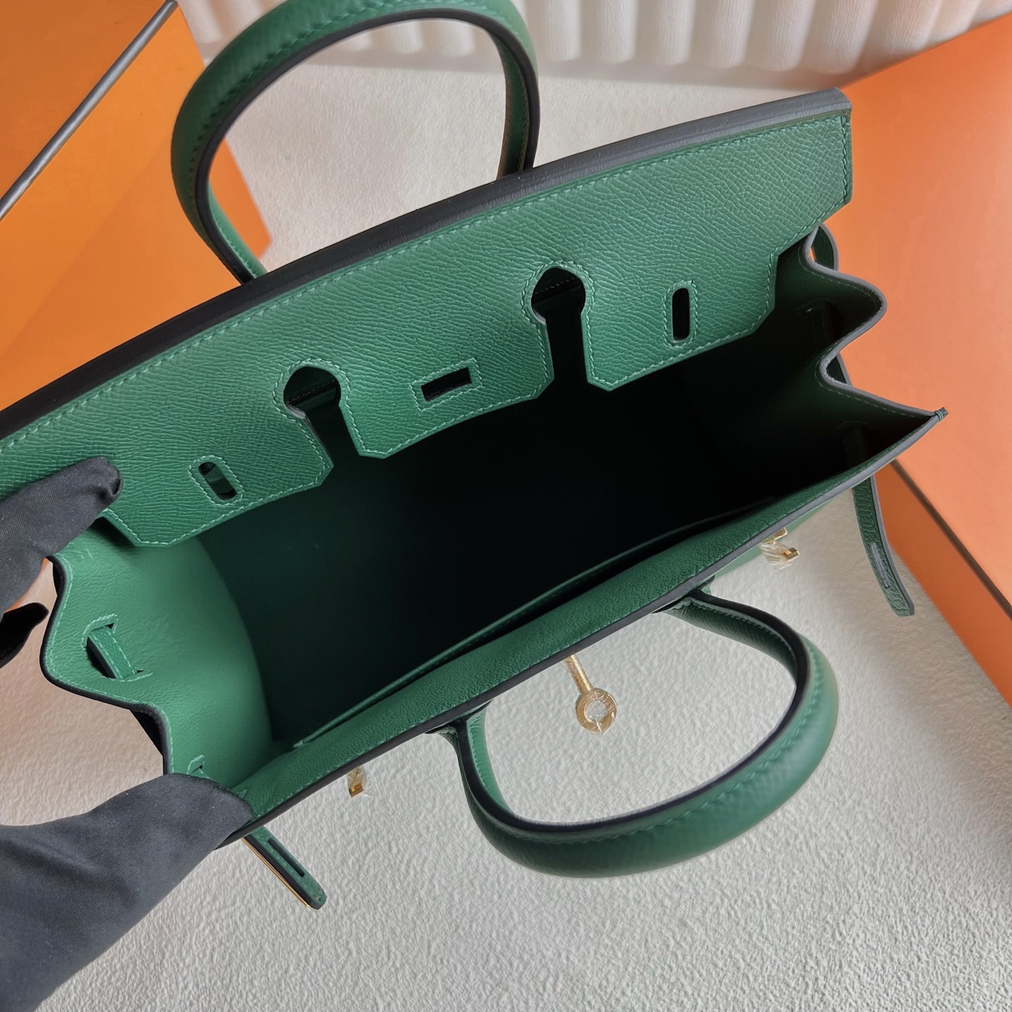Spot Birkin 25cm Sellier Epsom Color: 65 Sapphire Green Vert Moyen Ghw Fully handmade wax thread sewing gold buckle Stock - Image 6