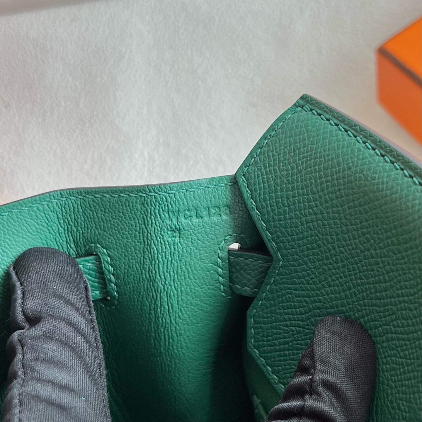 Spot Birkin 25cm Sellier Epsom Color: 65 Sapphire Green Vert Moyen Ghw Fully handmade wax thread sewing gold buckle Stock - Image 7