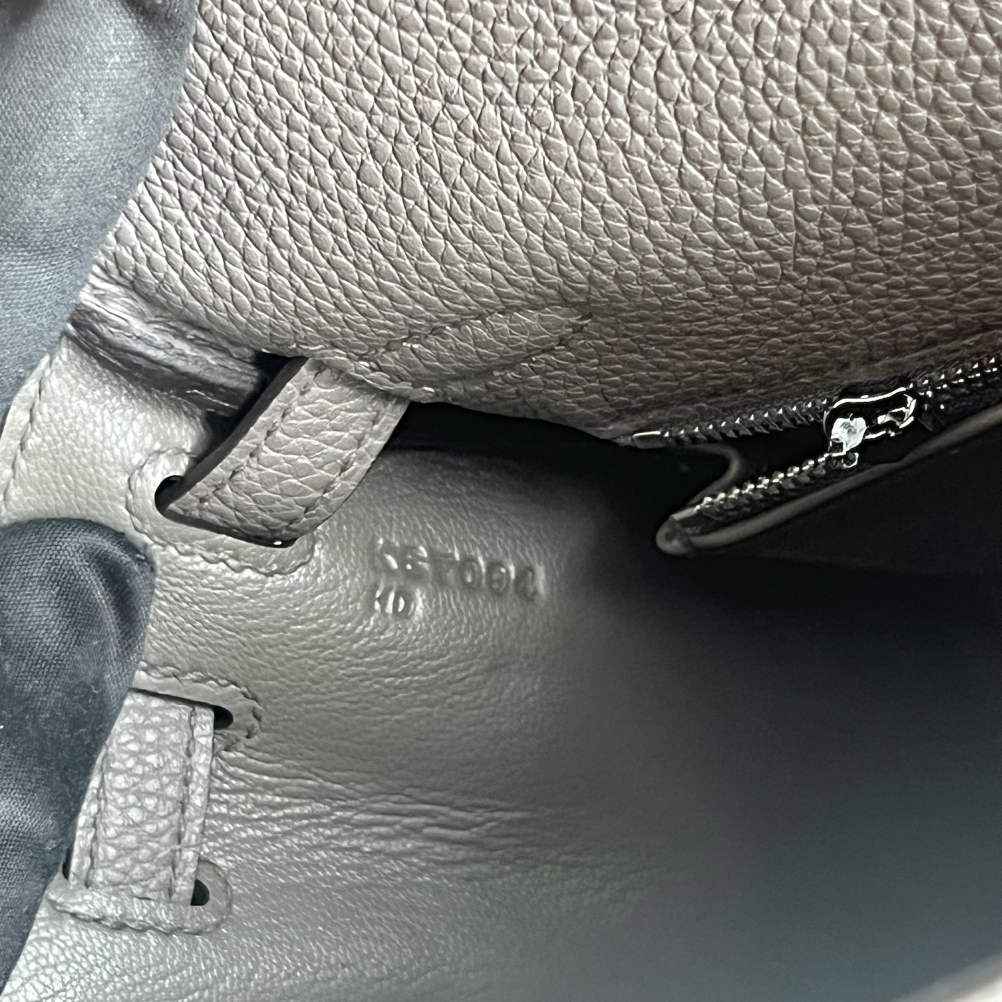Kelly 25cm Togo original calfskin imported from Germany Color: 8F pewter gray, Etain silver buckle, fully handmade wax stitching Phw customized✈️ - Image 7