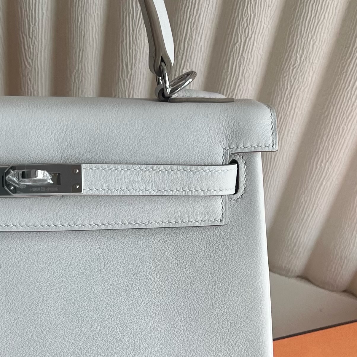Kelly 25cm Swift original imported plain leather Color: M4 milk gray Gris Pale silver buckle, fully handmade wax stitching Silver buckle customized✈️ - Image 2