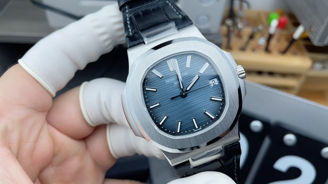 3K5711 Blue Face Parrot Leather Model