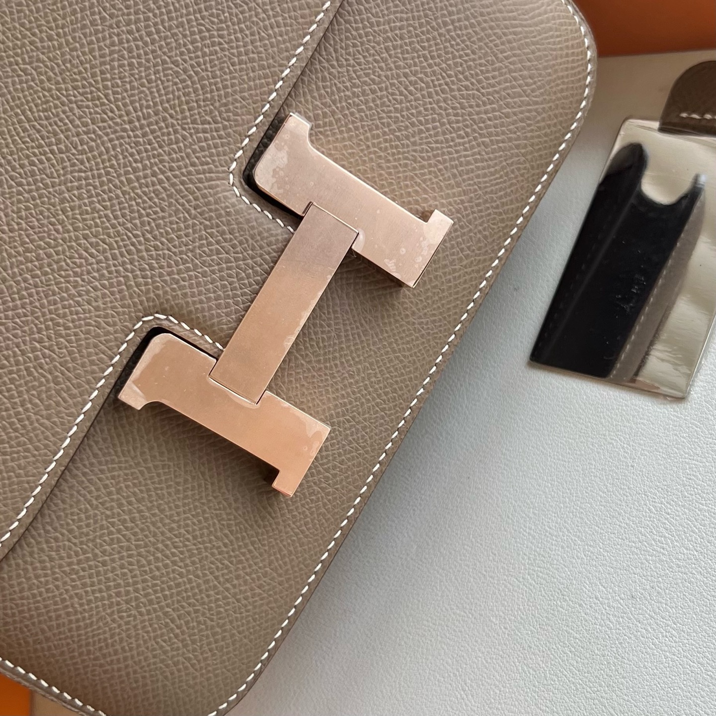In stock Constance 1-18 mirror style🪞 Epsom Color: CD18 Elephant Gray Etoupe Rghw Fully handmade wax stitching Rose gold buckle Stock - Image 2