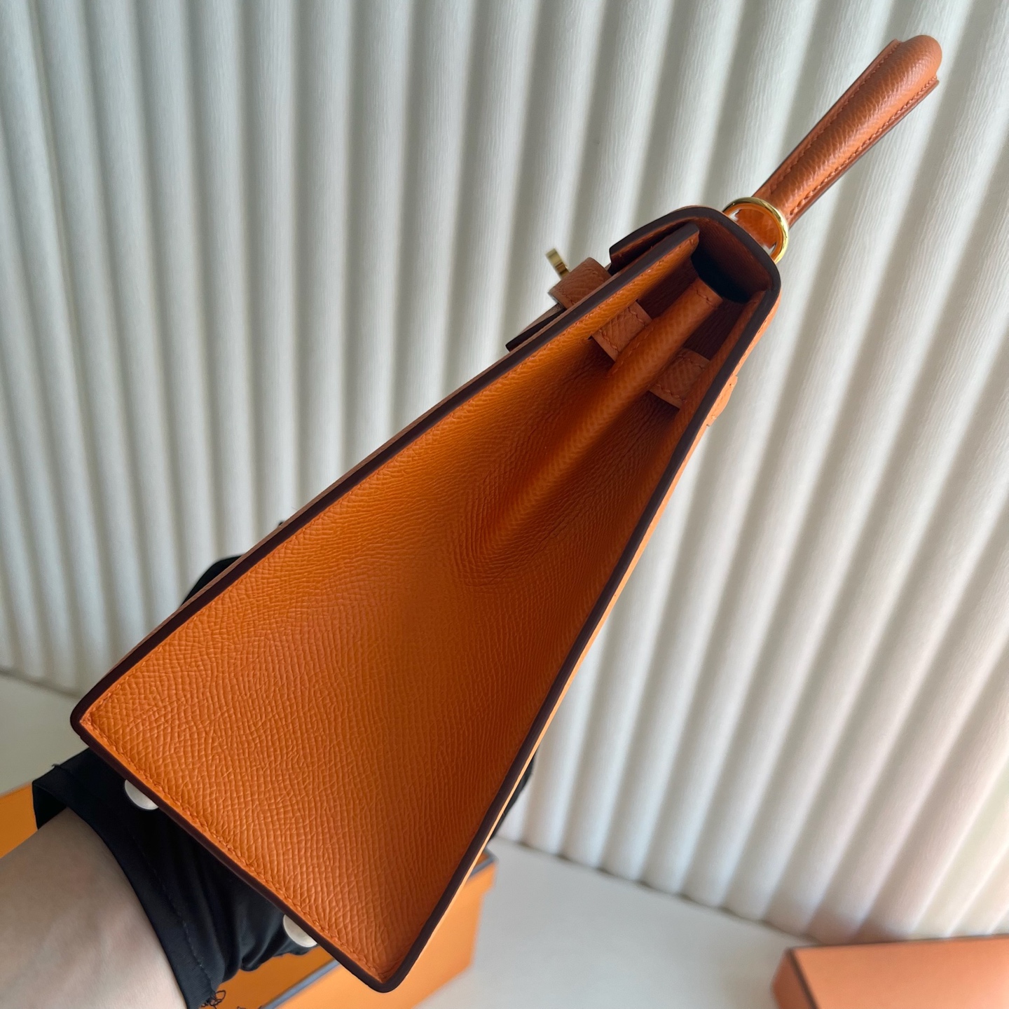 Spot Kelly 25cm Epsom Color: Ck93 Orange Orange gold buckle Fully handmade wax stitching Ghw Stock - Image 3