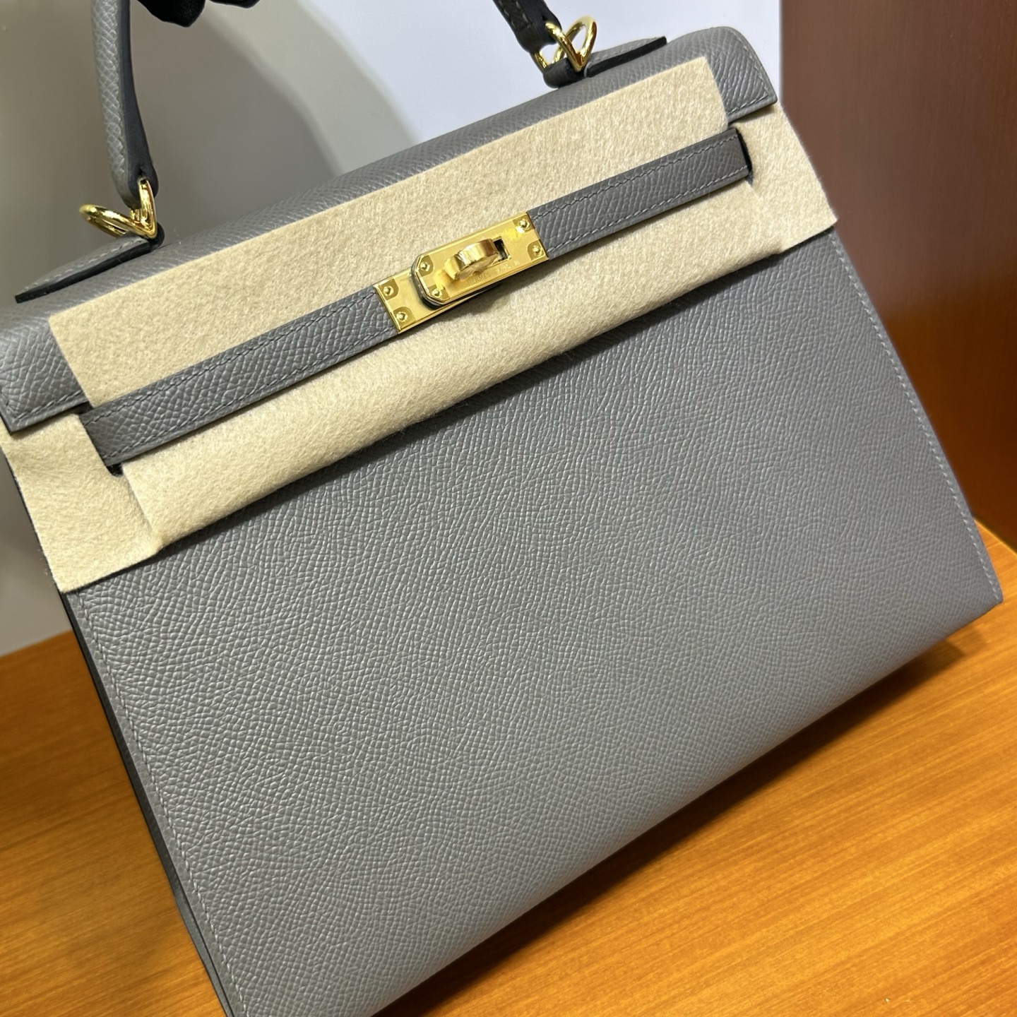 Kelly 25cm Epsom Color: 0L Cumulonimbus Gray Gris Meyer Fully handmade wax stitching Original hardware hand-engraved Gold buckle customized✈️ - Image 3