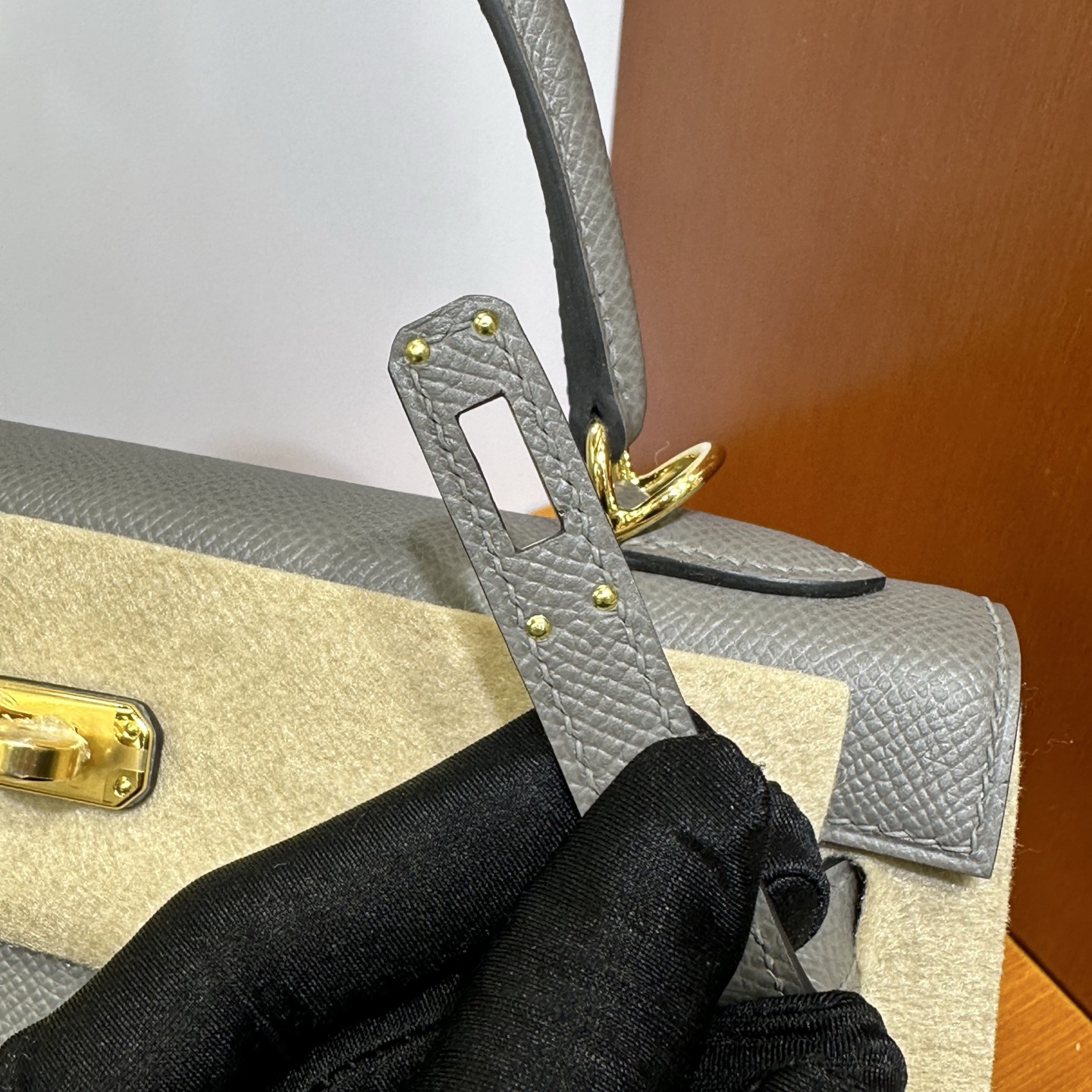 Kelly 25cm Epsom Color: 0L Cumulonimbus Gray Gris Meyer Fully handmade wax stitching Original hardware hand-engraved Gold buckle customized✈️ - Image 9