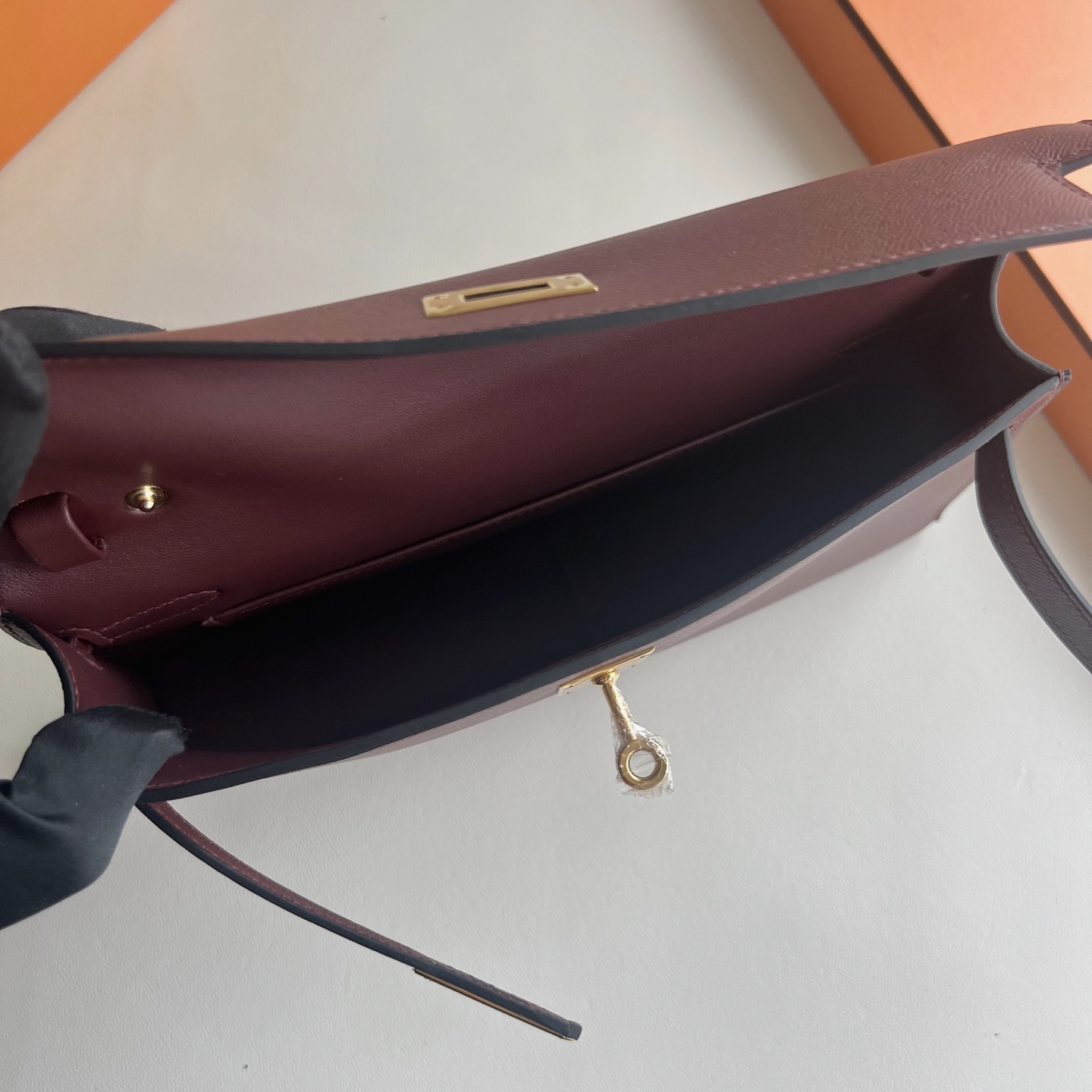 Kelly Elan 27cm Madame Color: CC55 Hermès red Rouge H gold buckle Fully handmade wax stitching, customized✈️ - Image 6