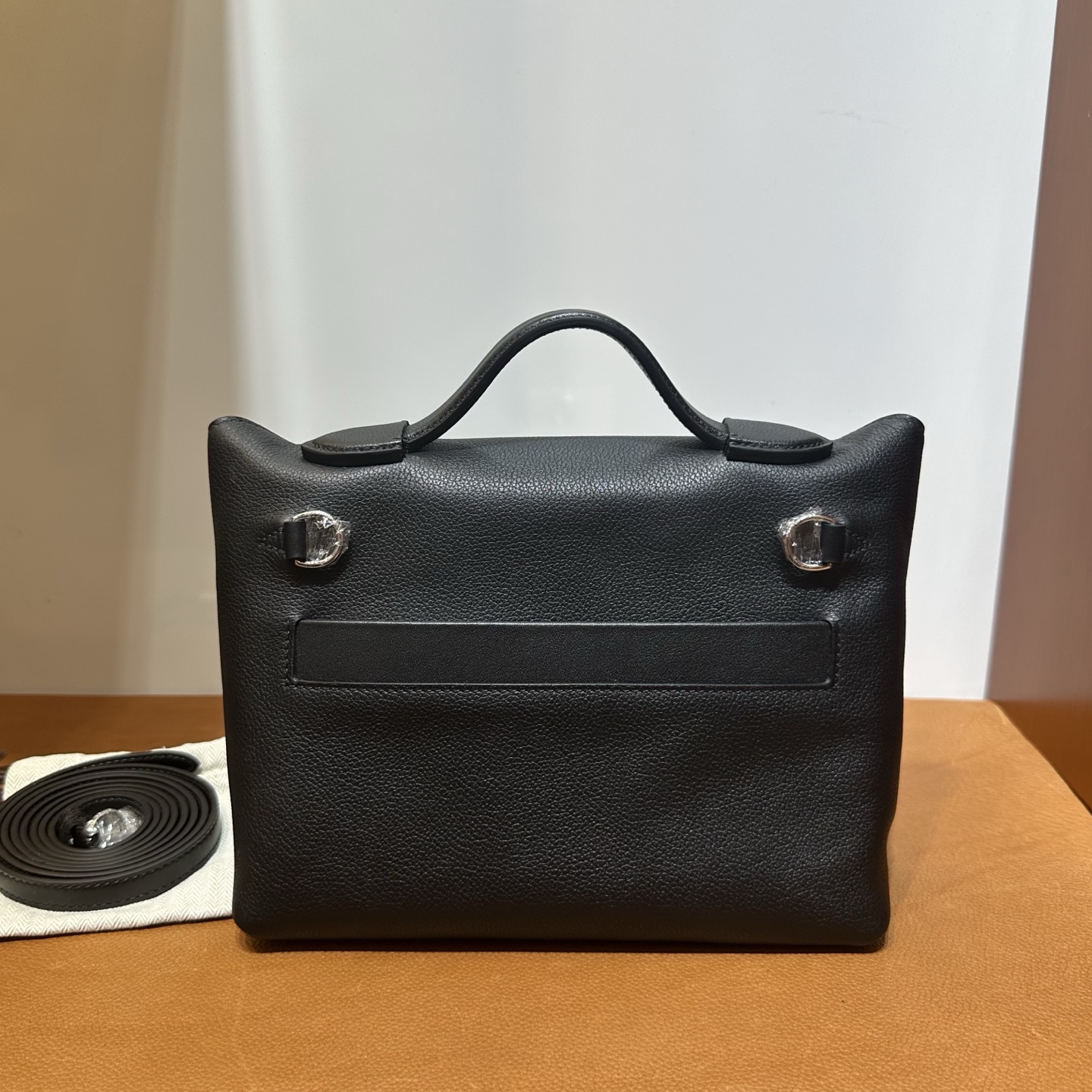 Mini 24/24 Touch 21cm Evercolor/Ostrich Color: Ck89 black Noir fully handmade wax thread sewing Silver buckle customized✈️ - Image 2