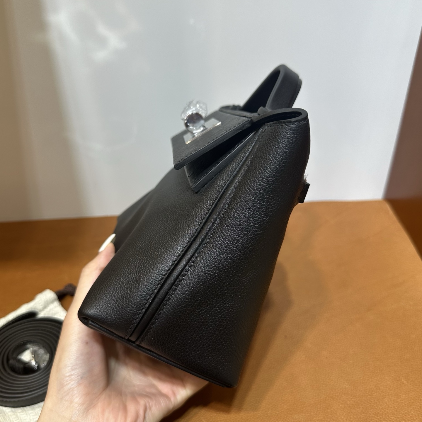 Mini 24/24 Touch 21cm Evercolor/Ostrich Color: Ck89 black Noir fully handmade wax thread sewing Silver buckle customized✈️ - Image 5