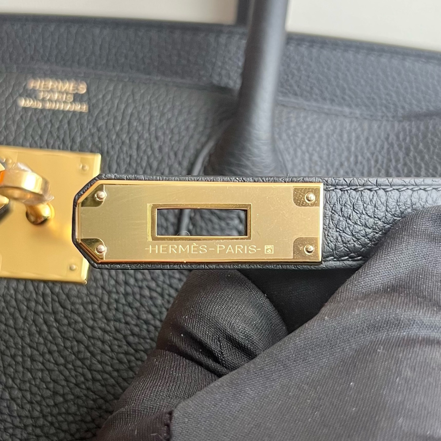 Birkin 30cm Togo original calfskin imported from Germany Color: Ck89 black Noir fully handmade wax thread sewing Original hardware hand-engraved Gold buckle customized✈️ - Image 8