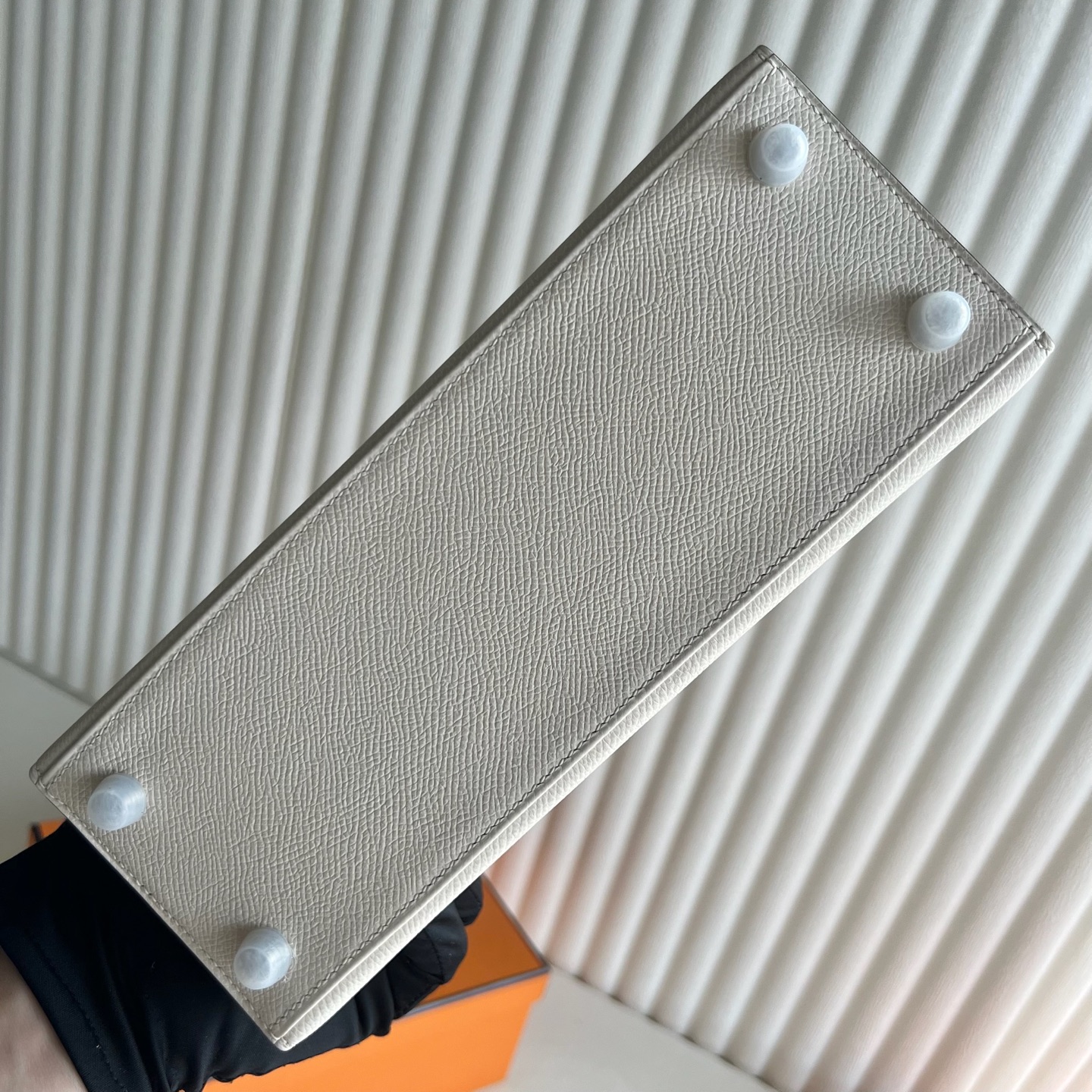 Kelly 25cm Epsom original imported German palm print Color: 10 Milkshake White/M8 Asphalt Gray Silver Buckle Fully handmade wax stitching, customized✈️ - Image 10