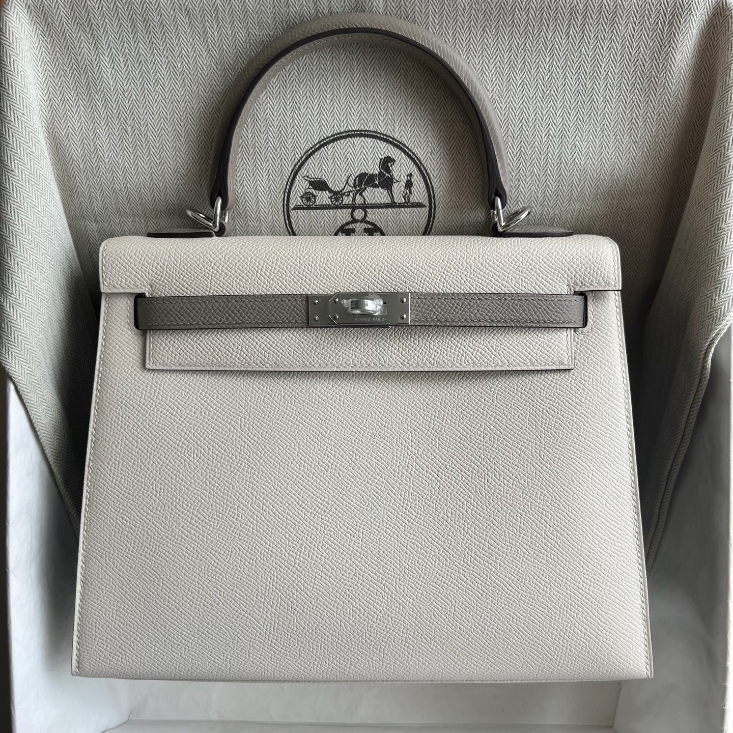Kelly 25cm Epsom original imported German palm print Color: 10 Milkshake White/M8 Asphalt Gray Silver Buckle Fully handmade wax stitching, customized✈️ - Image 11
