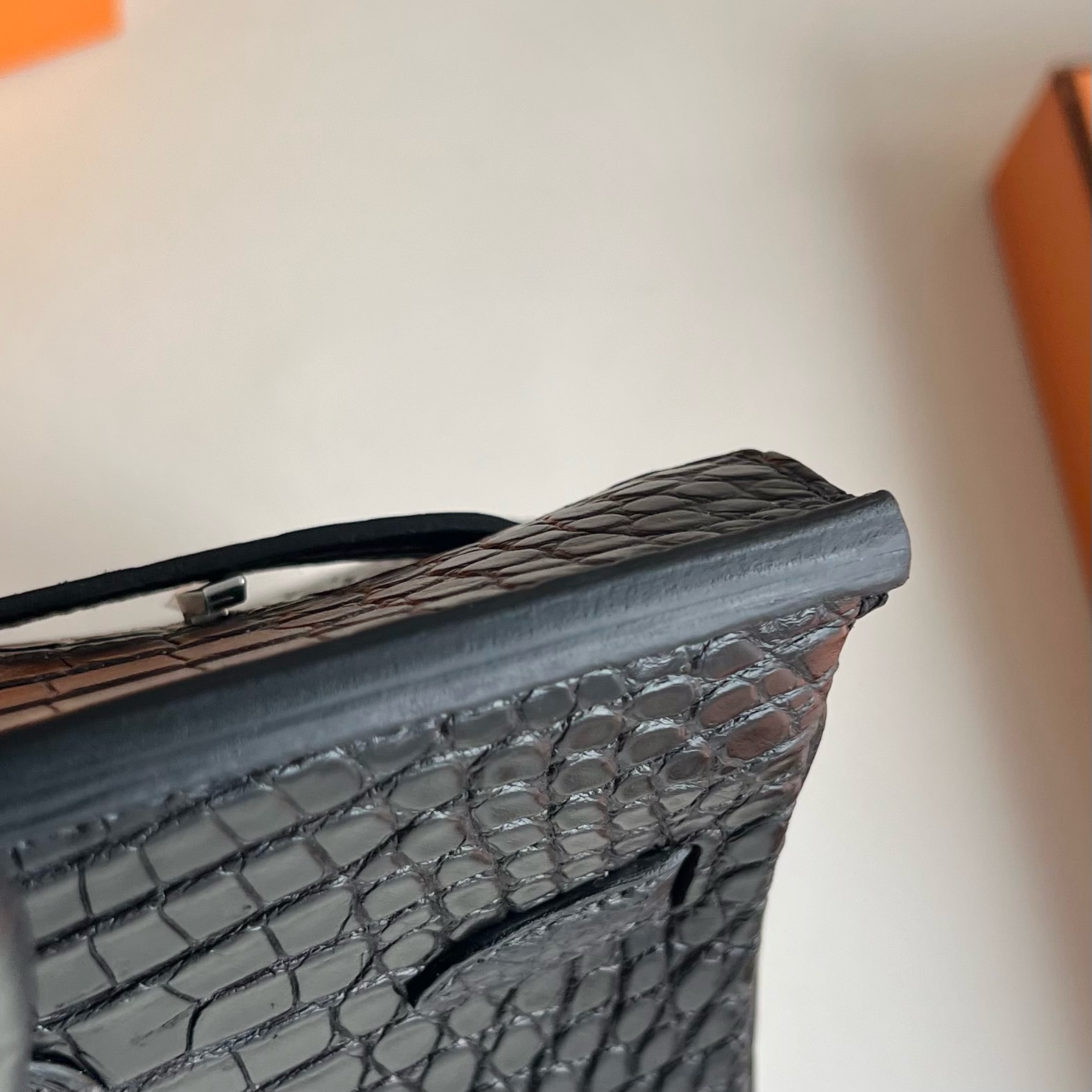 Birkin 25cm matte American alligator Color: Ck89 black Noir silver buckle Matte Alligator Crocodile fully hand-waxed seams Phw customized✈️ - Image 4