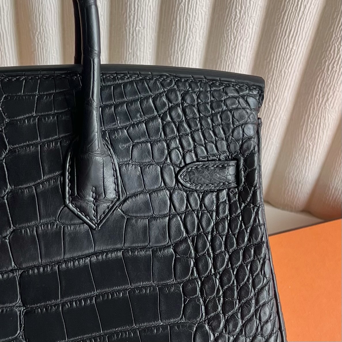 Birkin 25cm matte American alligator Color: Ck89 black Noir silver buckle Matte Alligator Crocodile fully hand-waxed seams Phw customized✈️ - Image 6