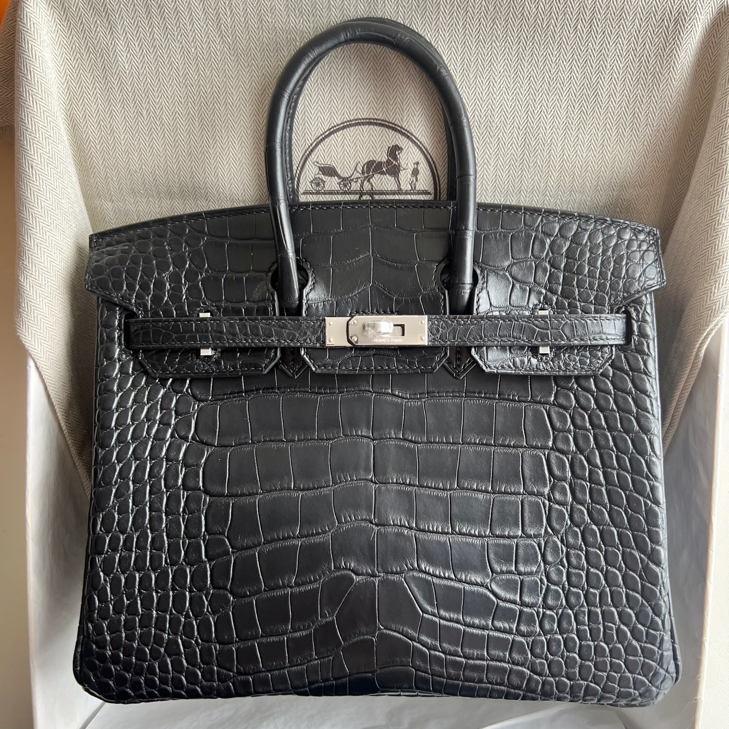 Birkin 25cm matte American alligator Color: Ck89 black Noir silver buckle Matte Alligator Crocodile fully hand-waxed seams Phw customized✈️ - Image 11