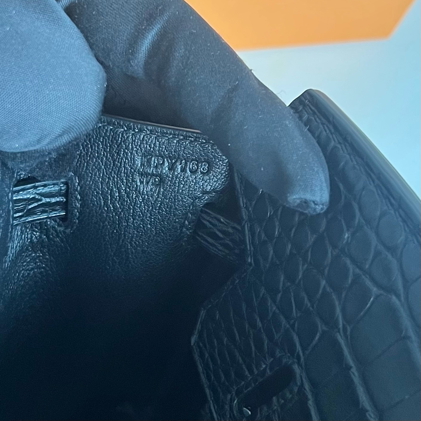 Birkin 25cm matte American alligator Color: Ck89 black Noir silver buckle Matte Alligator Crocodile fully hand-waxed seams Phw customized✈️ - Image 9