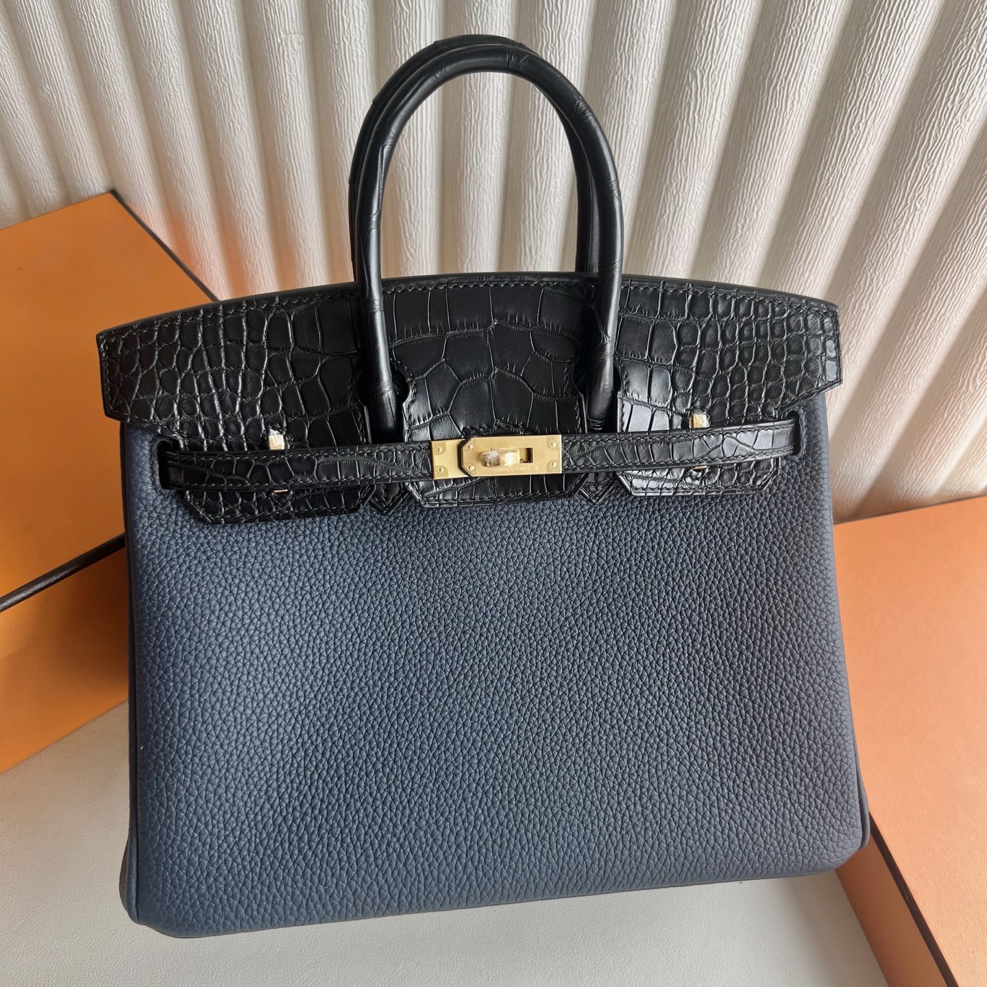 Birkin 25cm Touch Togo/Matte American Alligator Color: 78 navy/89 black Fully handmade wax thread sewing, gold buckle, customized✈️