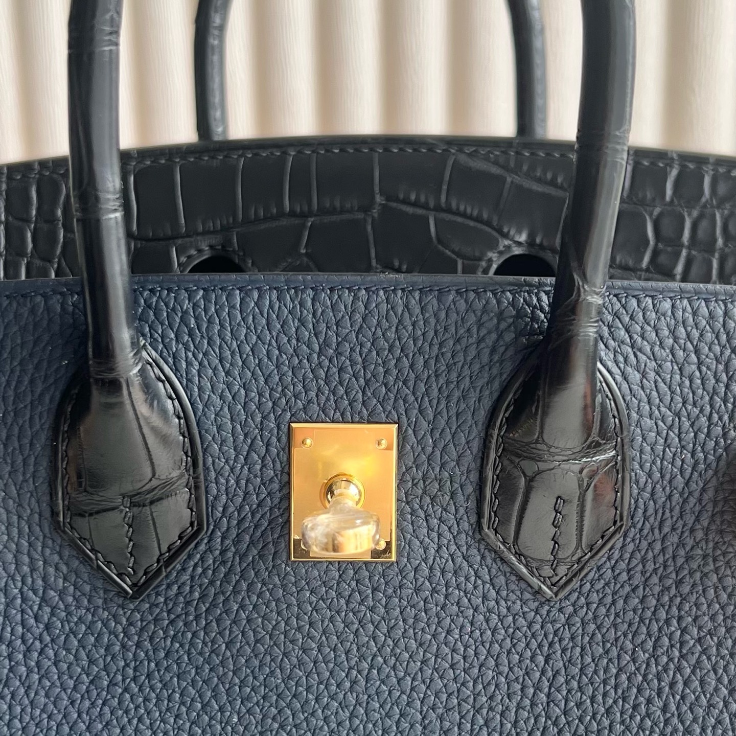 Birkin 25cm Touch Togo/Matte American Alligator Color: 78 navy/89 black Fully handmade wax thread sewing, gold buckle, customized✈️ - Image 9