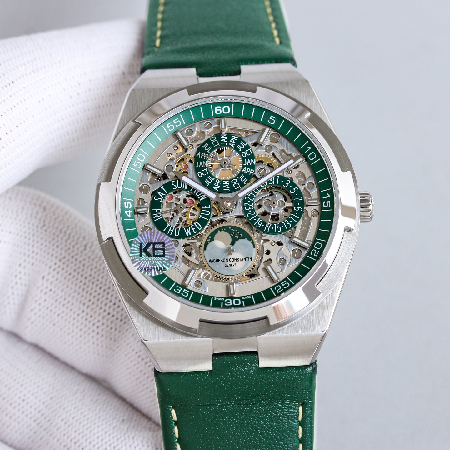 Vacheron Constantin's 4300V New Green Skeleton Perpetual Calendar Multi-Function Watch, with Fashion White Tape/Sunshine Orange Tape Exclusive Fashion Version Equipped with Cal, which is consistent with the original product