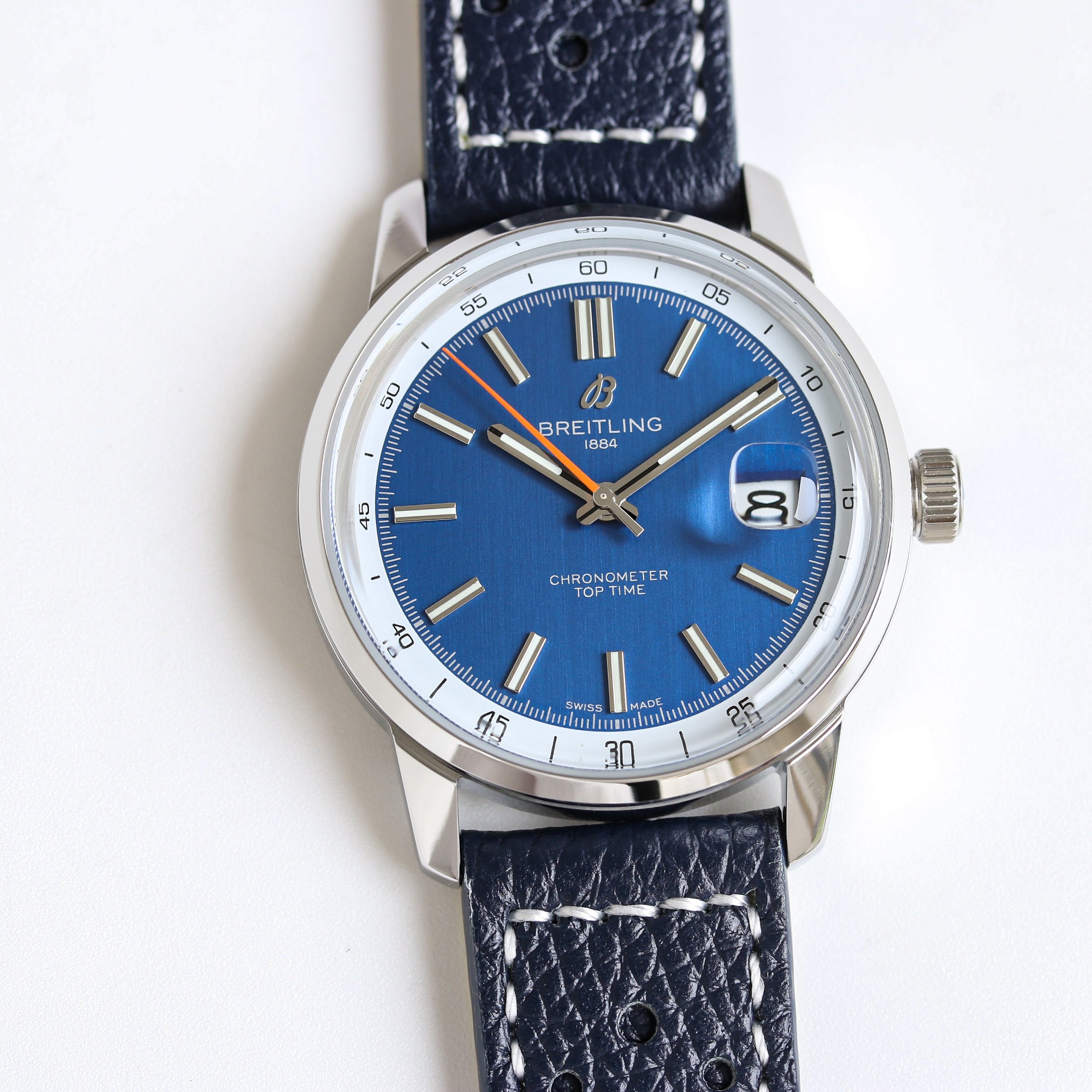 BLS Breitling's new model is born 🎮BN5 (launching a new height) 🏅️Breitling AB3113281A1X1 series New Breitling mechanical watch-Breitling TOP TIME series (chronometer Automatic 38mm)Special Edition 1⃣️With eye-catching colors and night light - Image 2