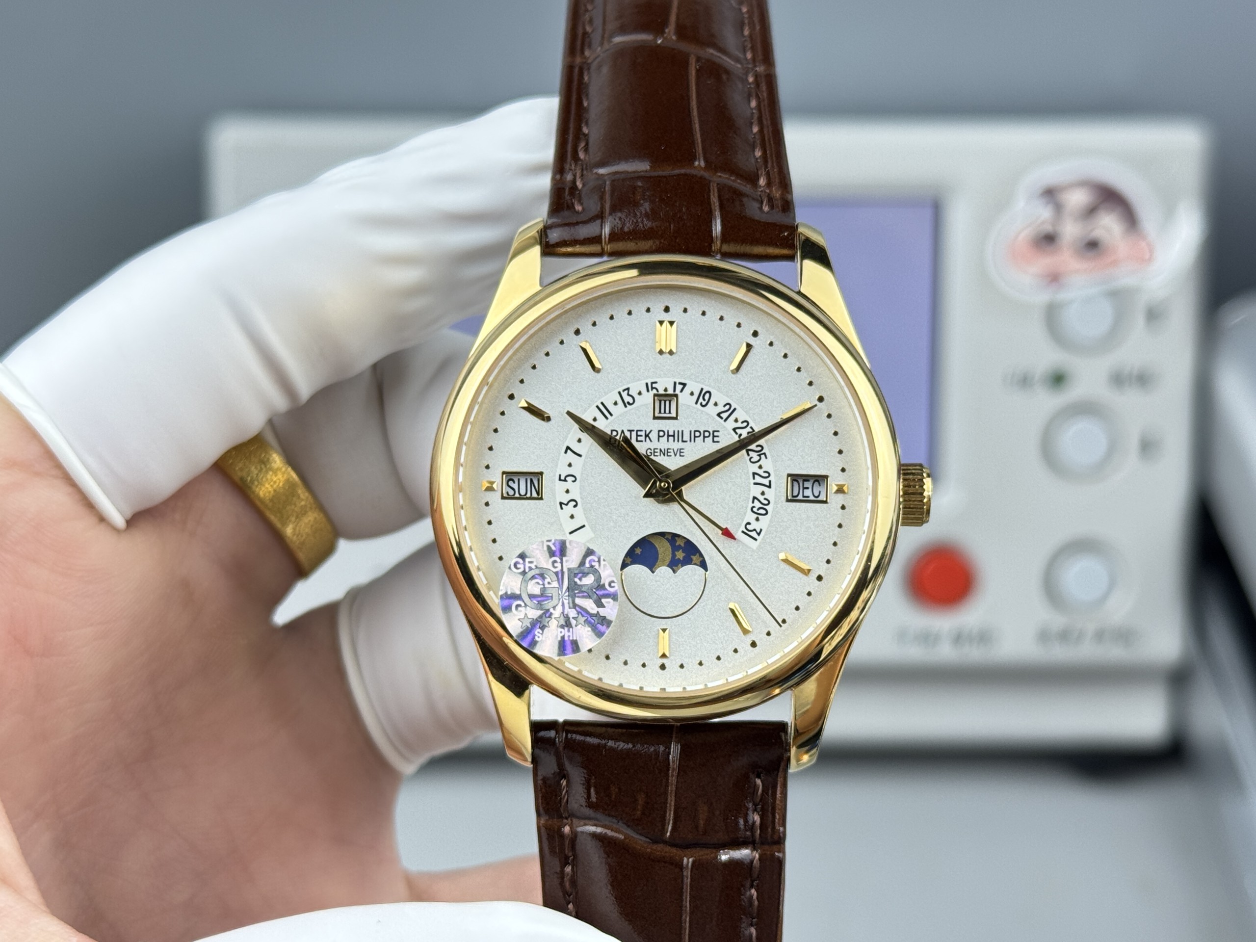 GR new product, the highest version, counterweighted version, special offer 🉐, original weight, Patek Philippe classic super complex multi-functional 5496R perpetual calendar series watch, elegant and elegant! 1⃣️【Wonderful details and advantages】This watch is 40mm in size and its reasonable size and lug design make it suitable for the public to wear