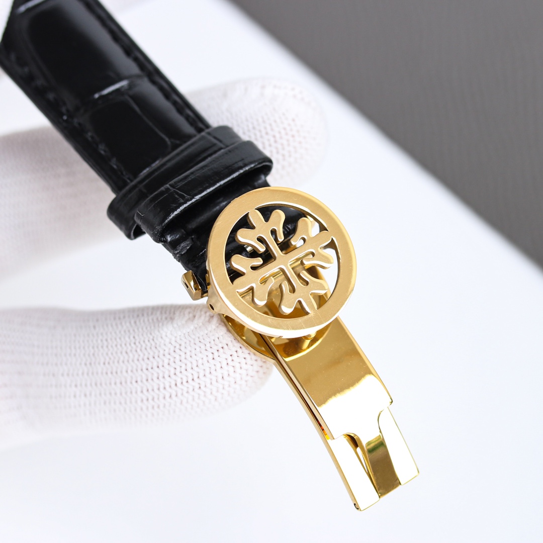 New model on the market 🔥Patek Philippe (actual photo) Patek Philippe is a noble work of art! Equipped with imported 9100 kinetic energy multi-functional 7-pin movement (0 repairs) â‘ Functions (kinetic energy, 24 hours, day of the week, stars, month/moon/sun) imported 316 stainless steel! Paired with Italian imported calfskin! Original folding buckle! ②⌚The dial uses a â•️ 7-pin design with Arabic numerals hidden in the inner ring, the highest version of the function, as a scale, which further shows the luxurious temperament of this watch! ③⌚Size 42mm - Image 9