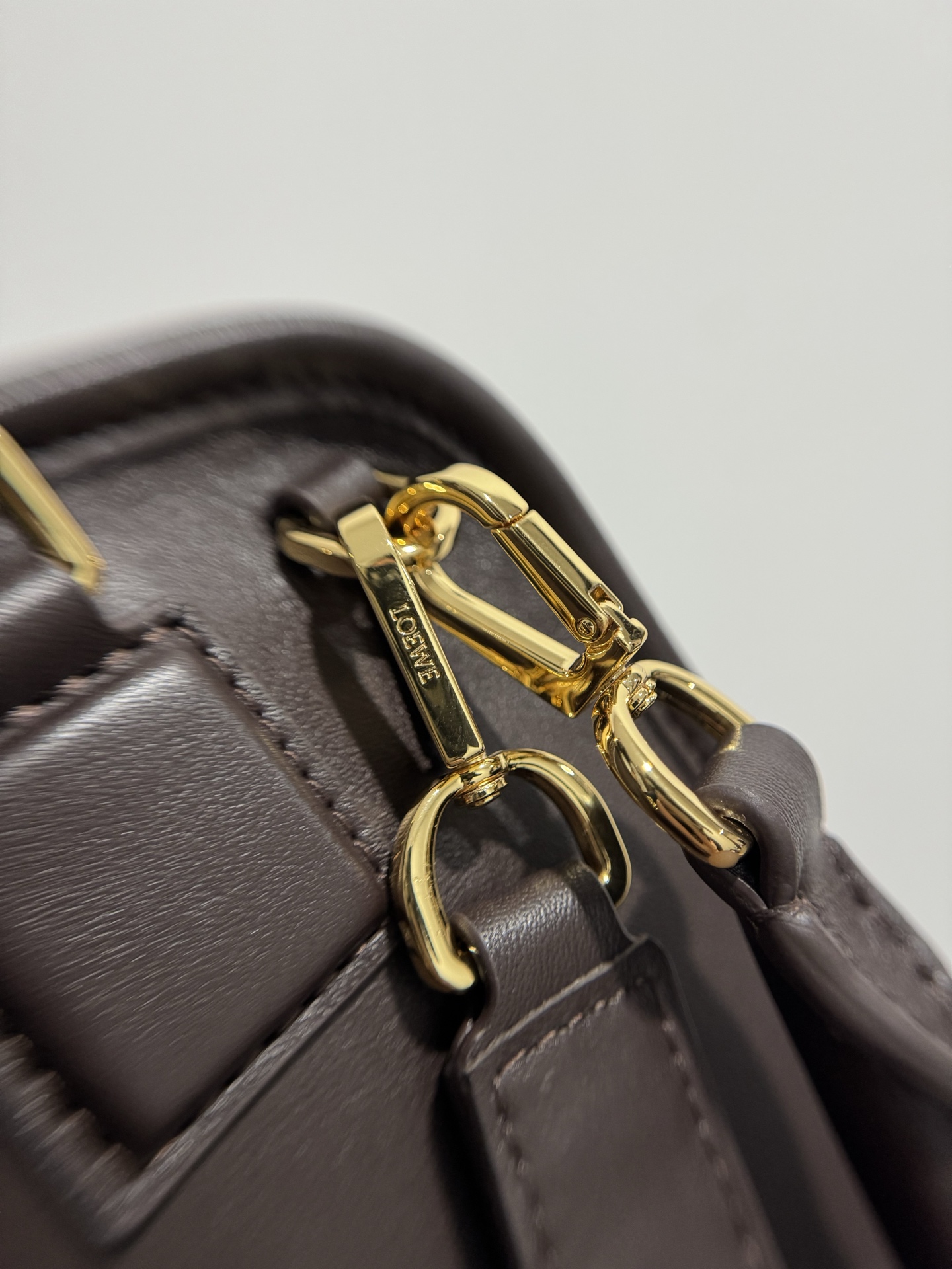 LOEWE Amazona small toast bag, dark brown, size 23-12-10 - Image 18