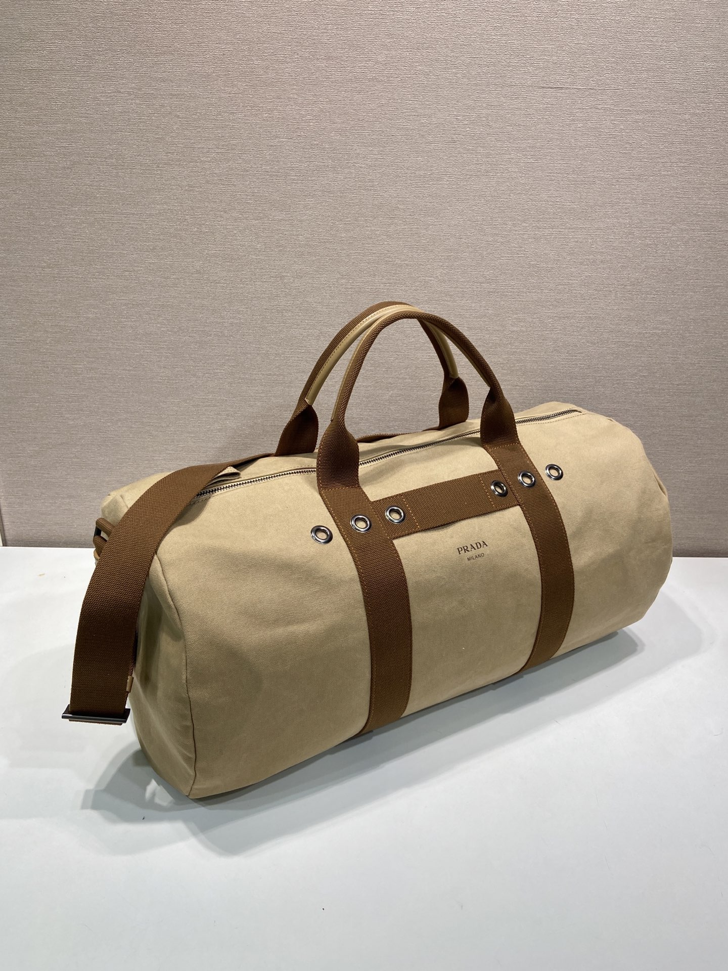 πNew travel bagππ2VC056ππ This travel bag interprets functionality with clean lines and bold elements, becoming a true expression of style - Image 2