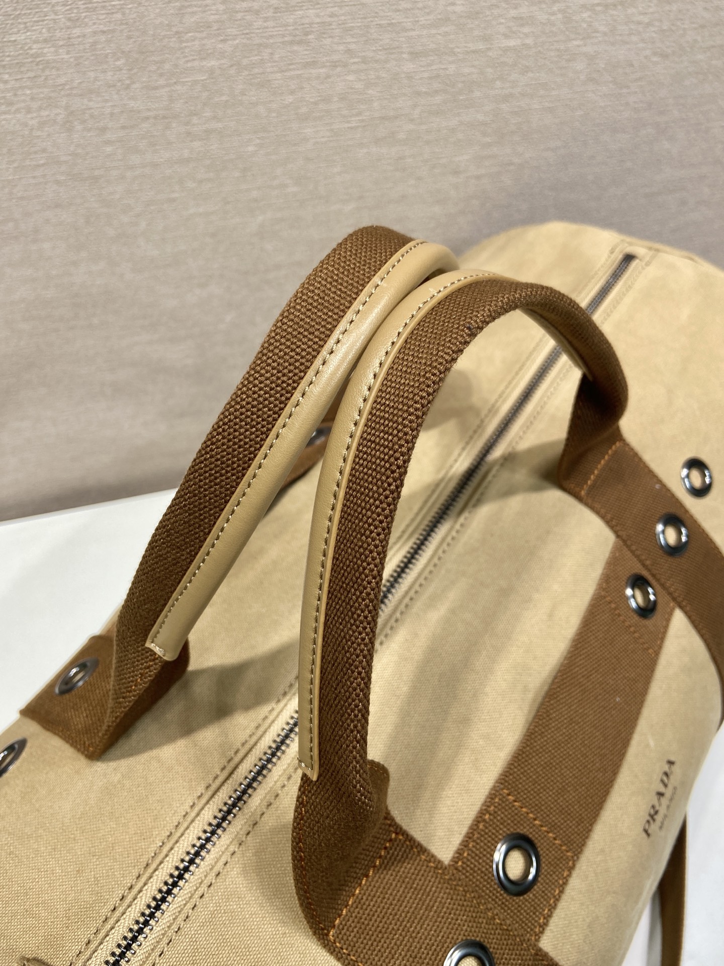 πNew travel bagππ2VC056ππ This travel bag interprets functionality with clean lines and bold elements, becoming a true expression of style - Image 4