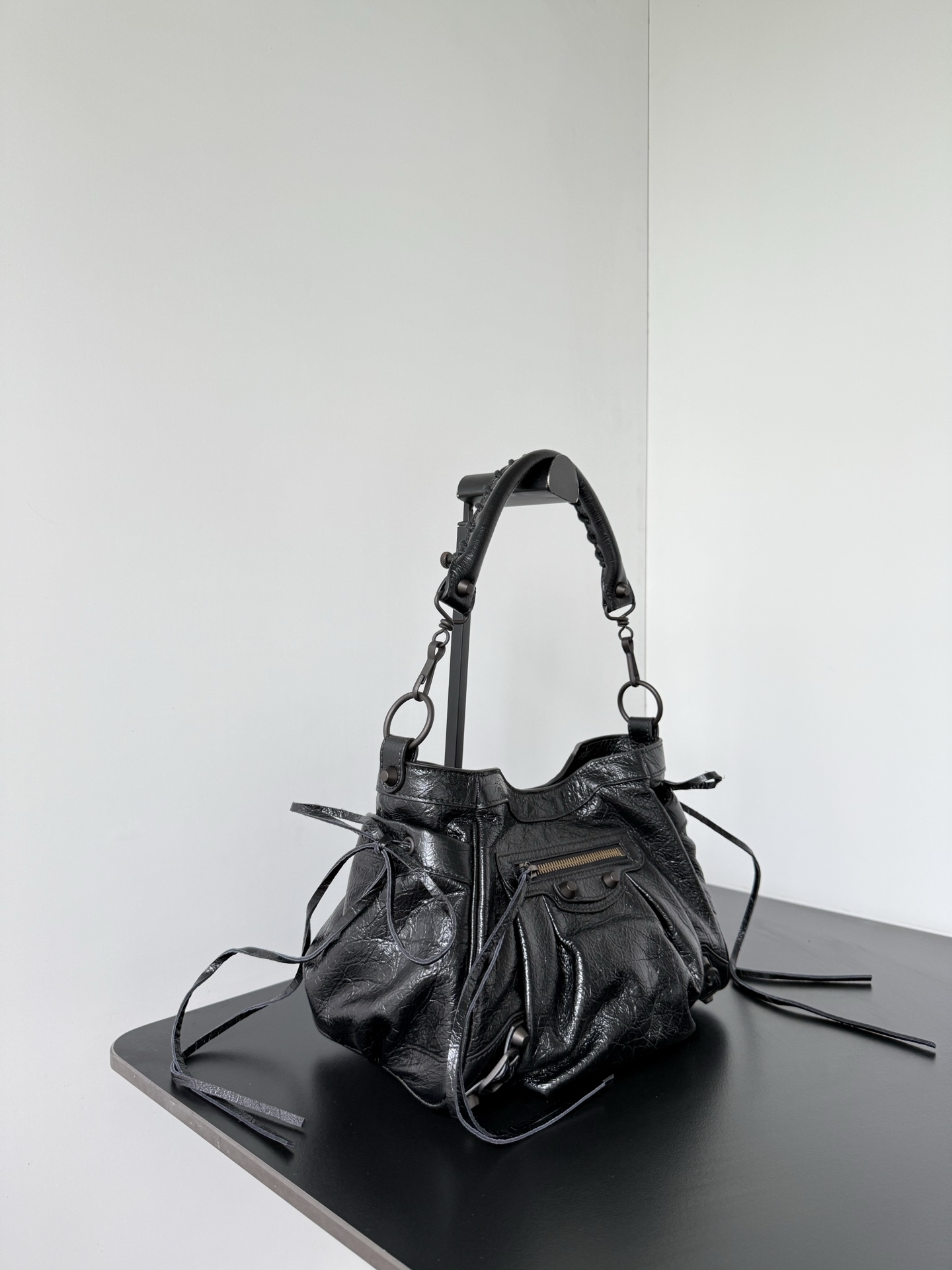 𝗕𝗔𝗥𝗜𝗜𝗔𝗔𝗔*𝗘𝗘𝗘𝗘𝗧𝗘 Le City bucket bag💼Optimized proportions, capacity and usage experience are more suitable for daily outings🫧Compared with chasing new designs every season, this type of works with brand historical genes are more worthy of long-term ownership 🤩The charm of Le City does not lie in how many designs it has, but in that it can always turn a simple outfit into an attitude🥸 Dimensions: length 27.0 x height 20.0 x width 15.0 cm 71287 - Image 2