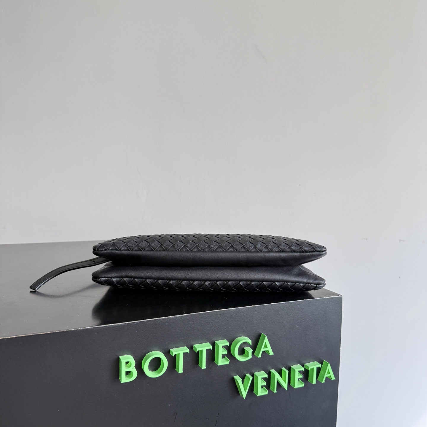 I was amazed by BV26’s new autumn woven small shoulder bag💖! Classic Intrecciato Piccolo sheepskin woven texture, soft and delicate to the touch - Image 3