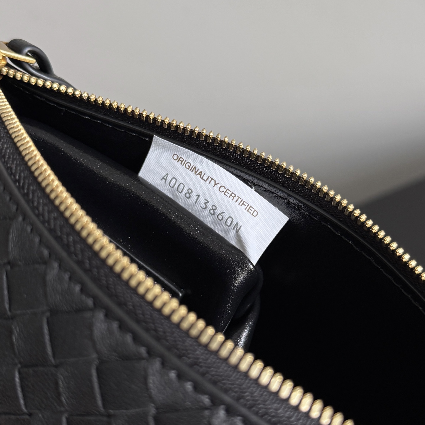 I was amazed by BV26’s new autumn woven small shoulder bag💖! Classic Intrecciato Piccolo sheepskin woven texture, soft and delicate to the touch - Image 9