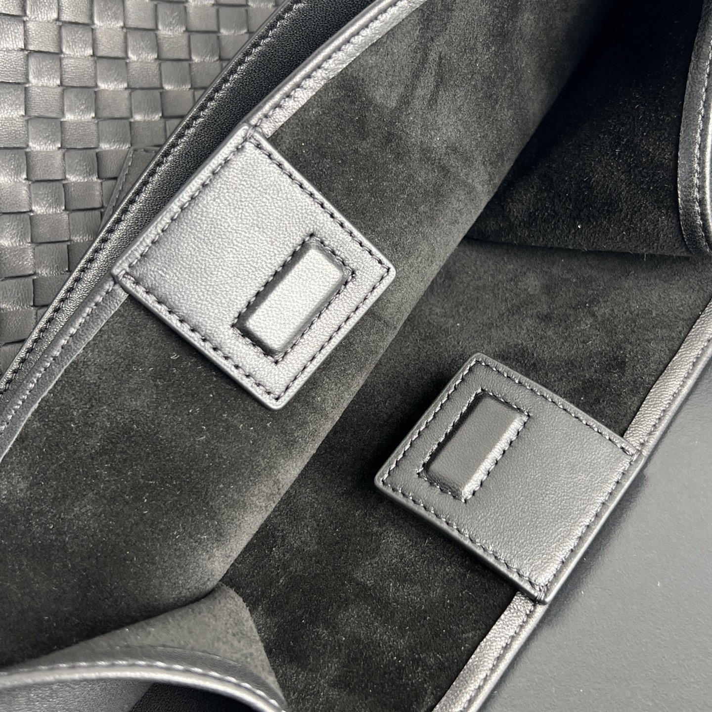 BV's new product Corriere tote bag 🤍 867484 A tote bag suitable for commuting to work, traveling, and short-distance business trips - Image 8