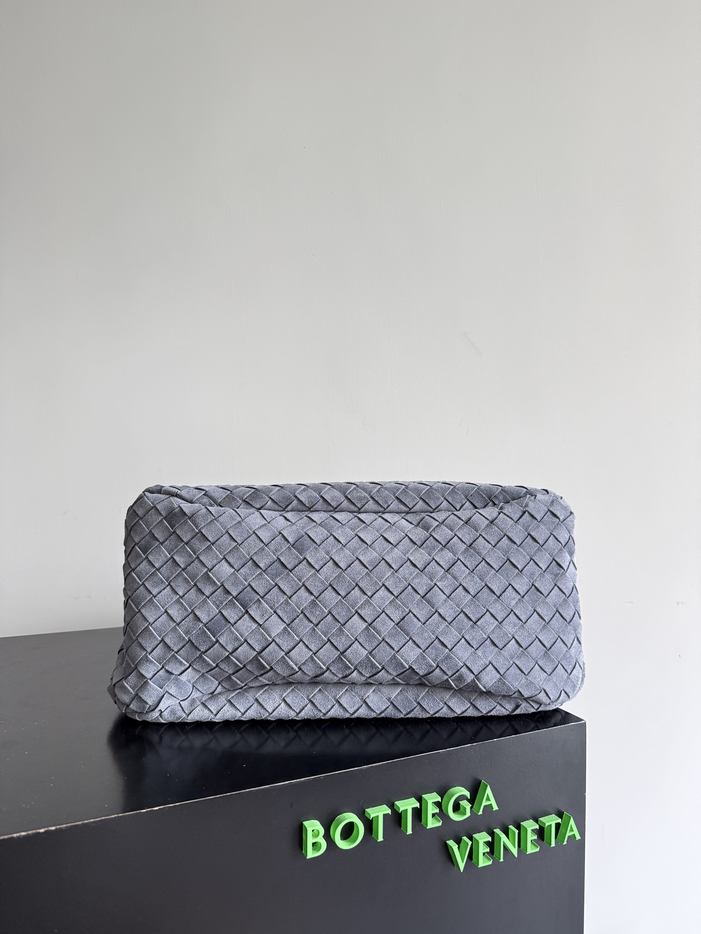 BOTTEGA VENETA's new Campana shoulder bag is now on the market~ First of all, I would like to praise the weight of this bag - Image 2