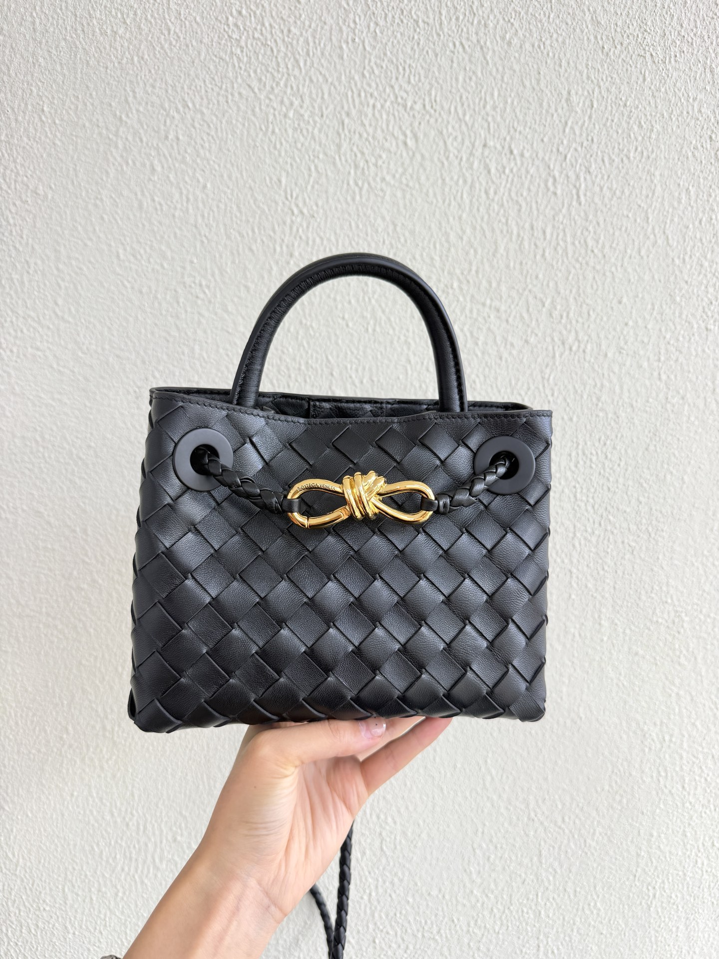 The king of value preservation that never goes out of style The black and gold retro combination is noble and elegant, and can be easily made into a stain-resistant style