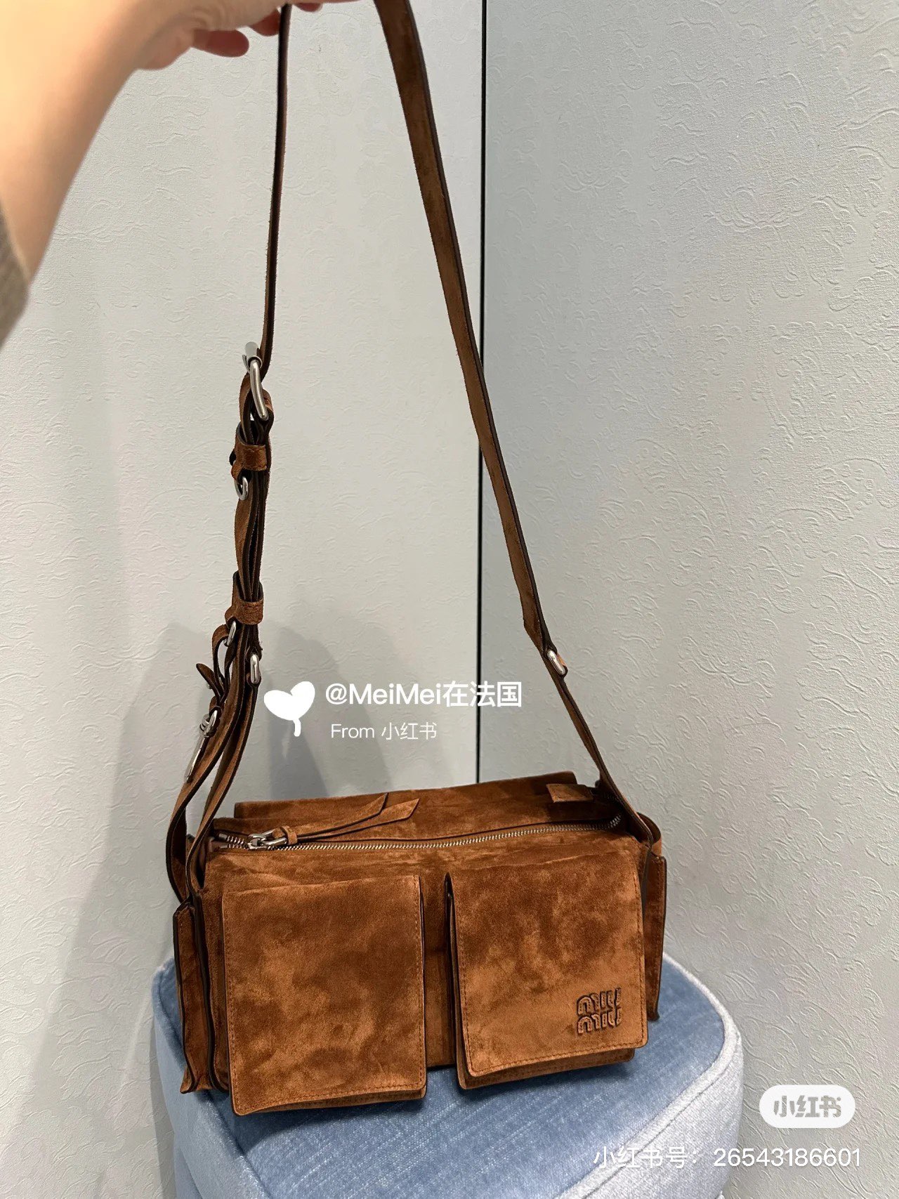 5BC205, Miu's new special style second-hand messenger bag, is made of ultra-heavy workmanship and made of ultra-hot suede - Image 12