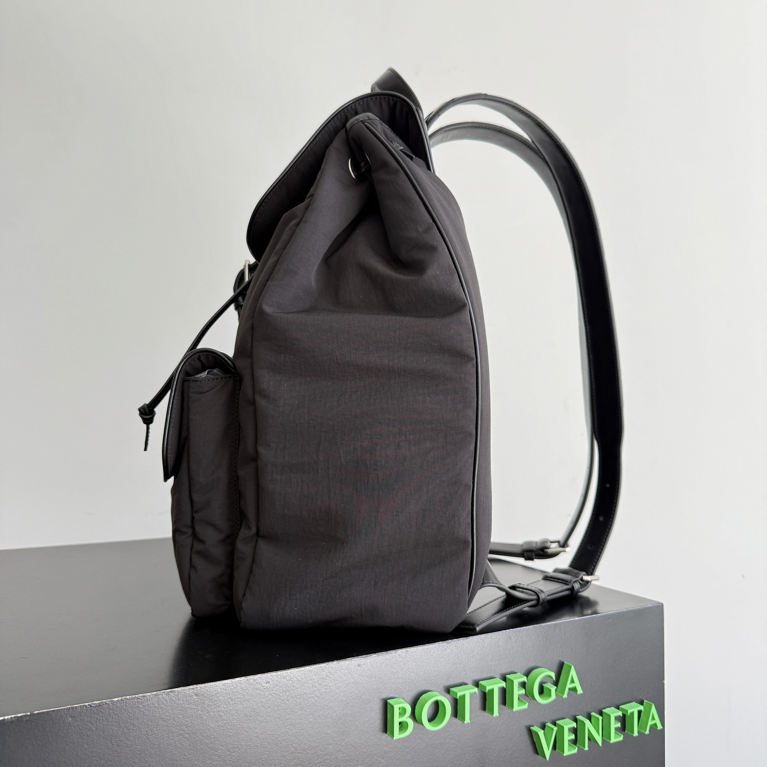 What will it look like when BV backpacks are no longer woven? This Crossroad backpack gives a good answer - Image 2