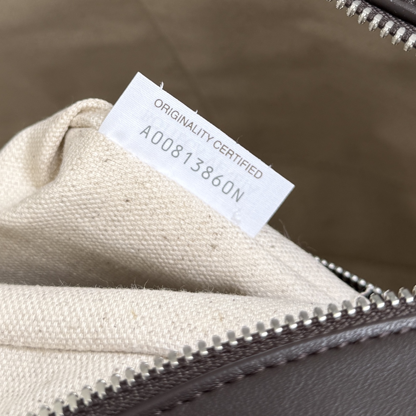 BV Bottega Veneta large Intrecciato woven camera bag, equipped with a detachable shoulder strap, 2 external opening pockets with magnetic closure + 1 internal zipper pocket, 2 flat opening pockets, canvas lining, combining practicality with fashion sense, perfectly meeting multi-purpose needs! Freely switch between shoulder and cross-body carrying methods to easily cope with various occasions - Image 9