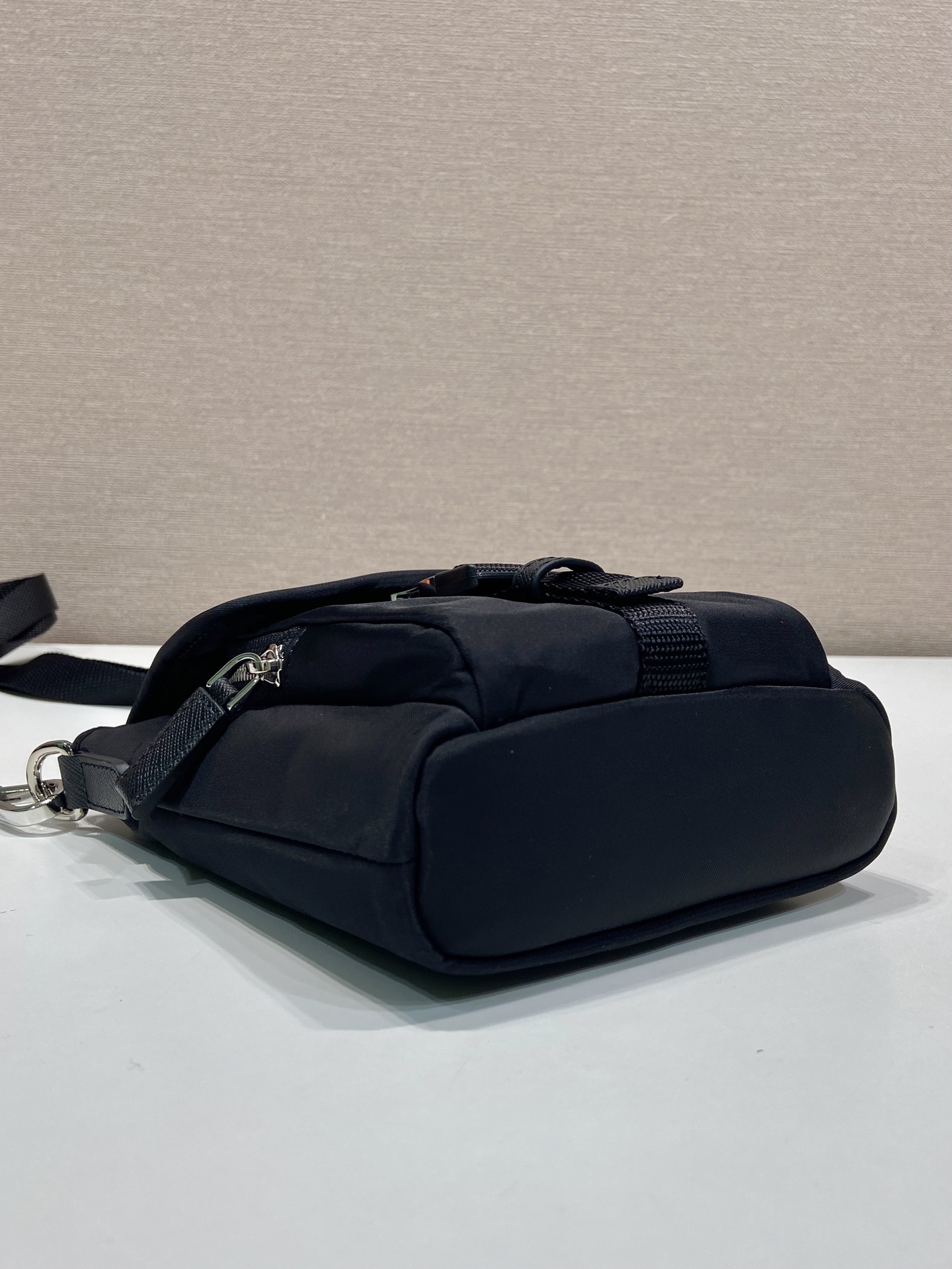 ๐New mobile phone bag๐2ZT086๐๐ This recycled nylon smartphone bag is a versatile accessory with a sporty style and compact design, with external zip pocket and shoulder strap - Image 7