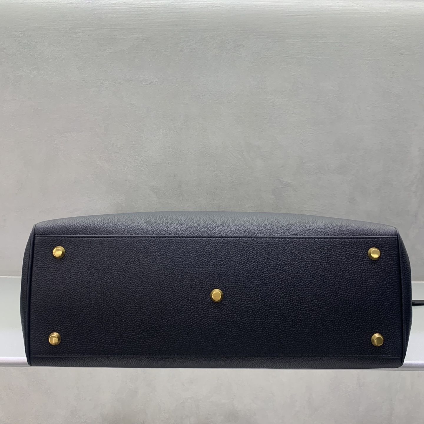 γblackγ πππ₯ππ§ππ’ππ Ι Carrie Carry All Gloves Parisian's new Carry All handbag is simply synonymous with low-key luxury, and it has a Birkin feel when it appears on the scene - Image 5