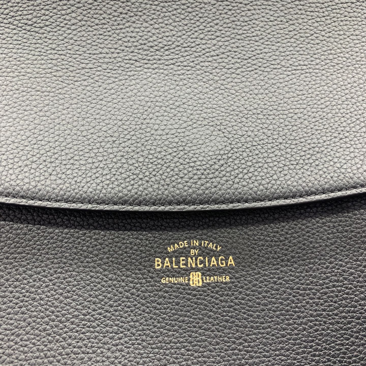 γblackγ πππ₯ππ§ππ’ππ Ι Carrie Carry All Gloves Parisian's new Carry All handbag is simply synonymous with low-key luxury, and it has a Birkin feel when it appears on the scene - Image 13