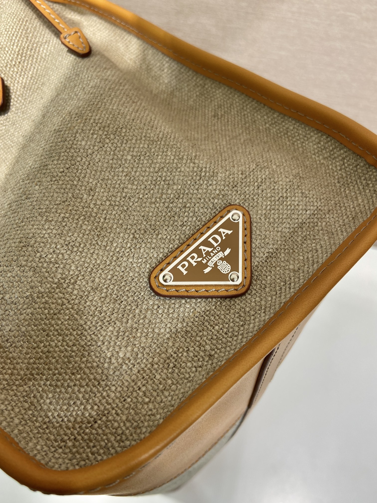 🎉Bonnie Linen🎉2VG128🎉🎉 In this new version, the Bonnie bag uses a clever combination of imported linen and leather - Image 7